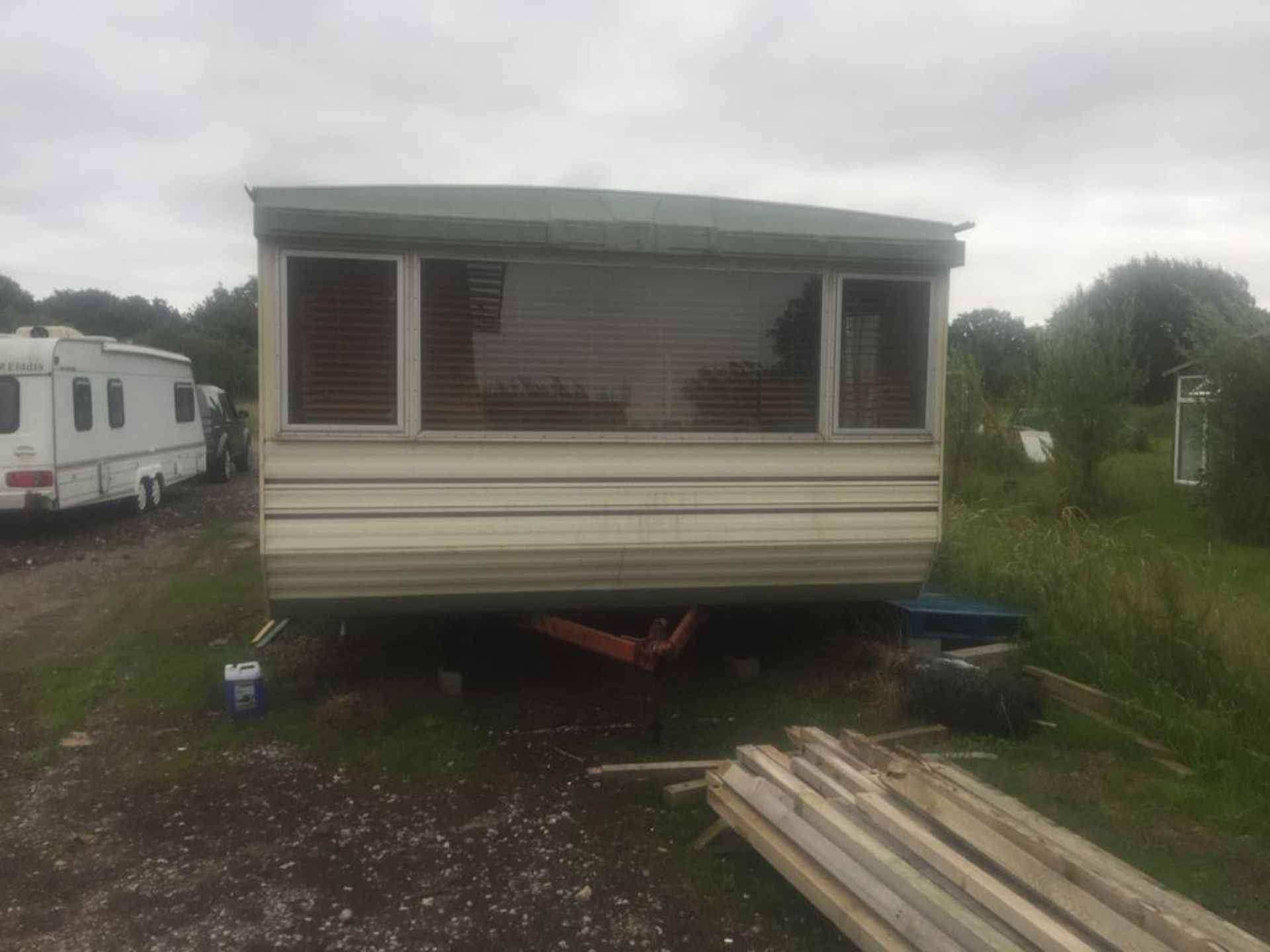 30 x 12 TWO BED STATIC CARAVAN HAS BEEN REFRESHED INSIDE FROM STANDARD INSTALL *NO VAT* - Image 3 of 22