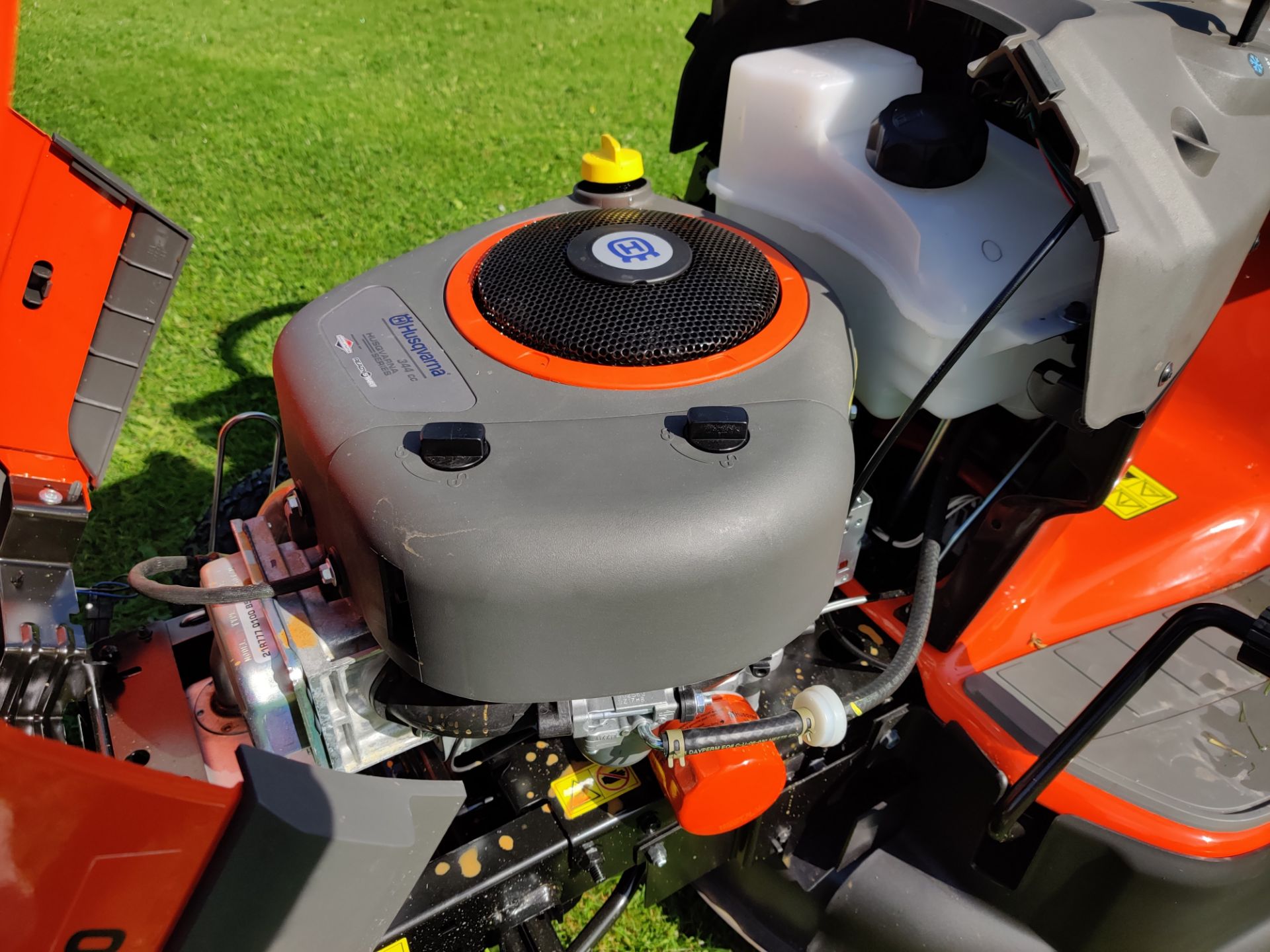 2020 BRAND NEW HUSQVARNA TC130 ROTARY RIDE ON LAWN MOWER (REAR DISCHARGE) C/W COLLECTOR *PLUS VAT* - Image 4 of 10