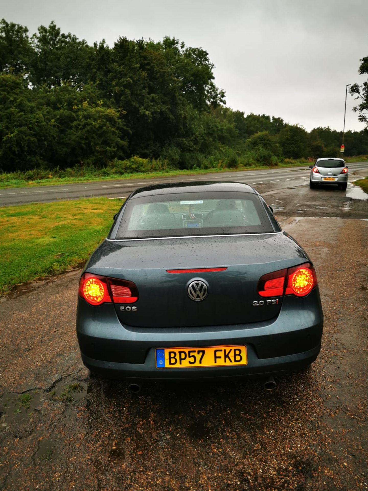 2008/57 REG VOLKSWAGEN EOS SPORT TDI 2.0 DIESEL GREY CONVERTIBLE, SHOWING 4 FORMER KEEPERS *NO VAT* - Image 8 of 18