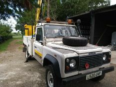 1994/L REG LAND ROVER 130 DEFENDER TURBO DIESEL 2.5 WHITE CHERRY PICKER *NO VAT*