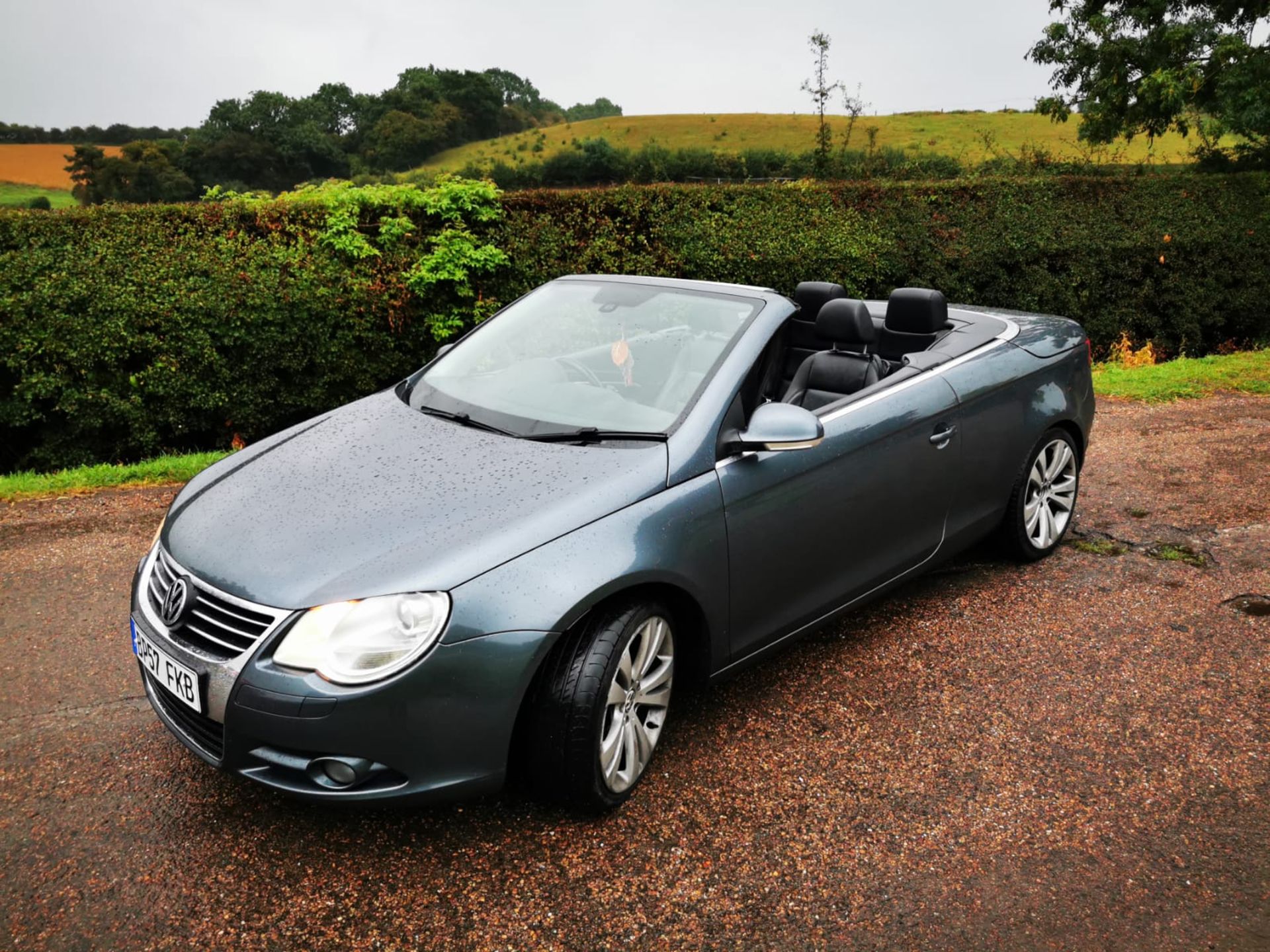 2008/57 REG VOLKSWAGEN EOS SPORT TDI 2.0 DIESEL GREY CONVERTIBLE, SHOWING 4 FORMER KEEPERS *NO VAT* - Image 4 of 18