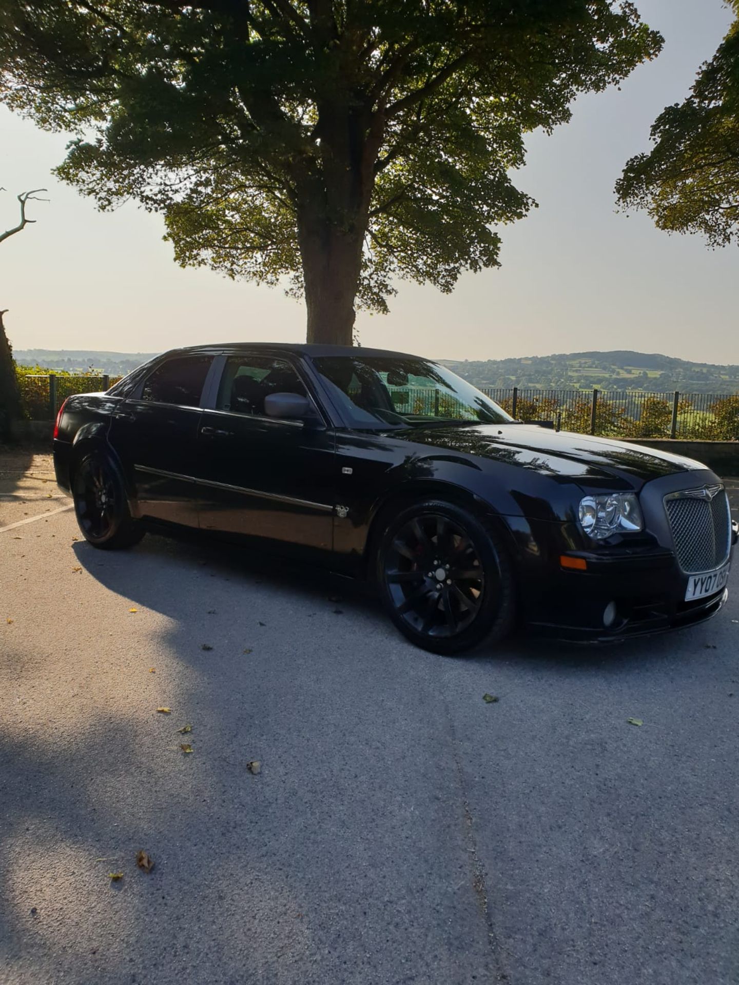 2007/07 REG CHRYSLER 300C SRT-8 AUTO 6.1L PETROL BLACK 4 DOOR SALOON *NO VAT* - Image 3 of 22