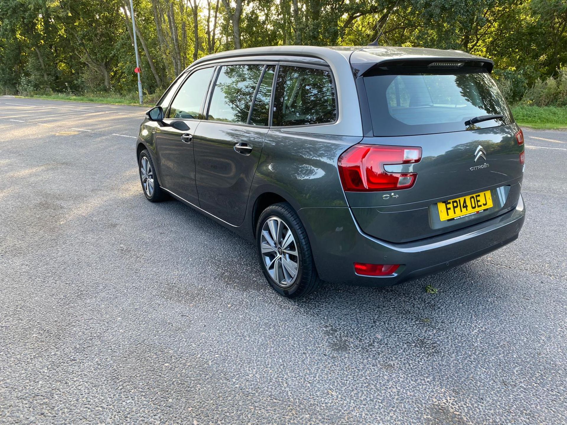 2014/14 REG CITROEN C4 GR PICASSO EXCLUSIVE AIRDREAM EH 1.6 DIESEL GREY MPV, SHOWING 2 FORMER KEEPER - Image 3 of 13