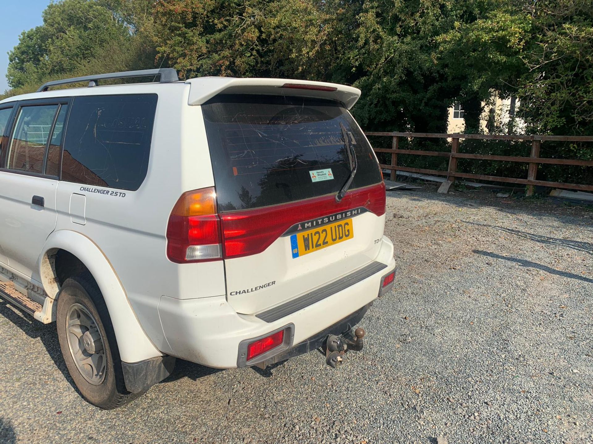 2000/W REG MITSUBISHI CHALLENGER GLS TD 2.5 DIESEL WHITE, SHOWING 4 FORMER KEEPERS *NO VAT* - Image 5 of 9