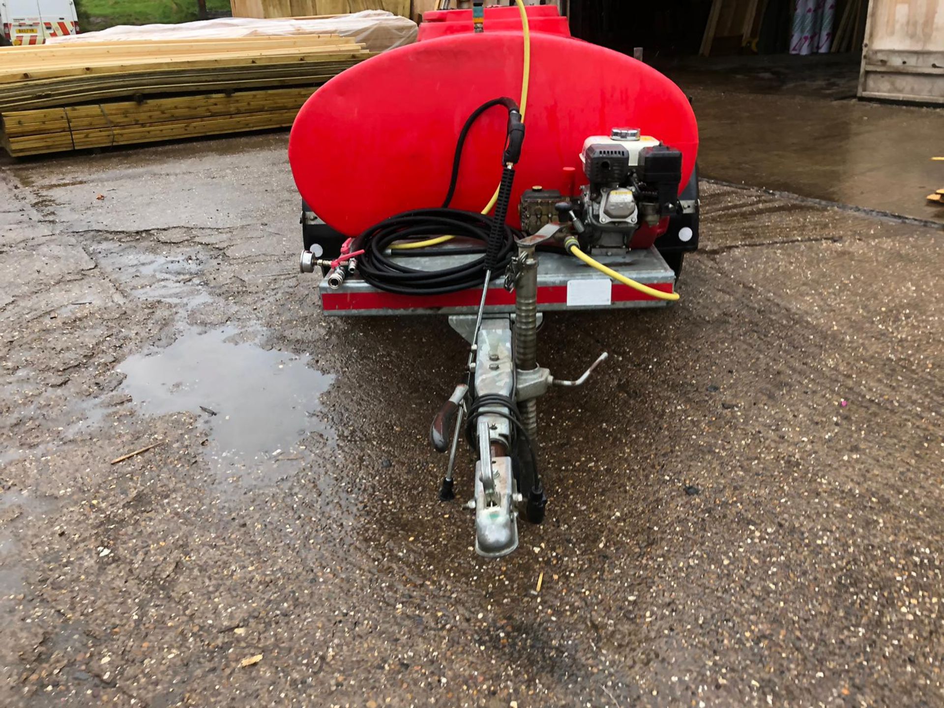 HONDA POWERED PRESSURE WASHER WITH QUICK RELEASE LANCE C/W SINGLE AXLE TOWABLE TRAILER *NO VAT* - Image 2 of 8