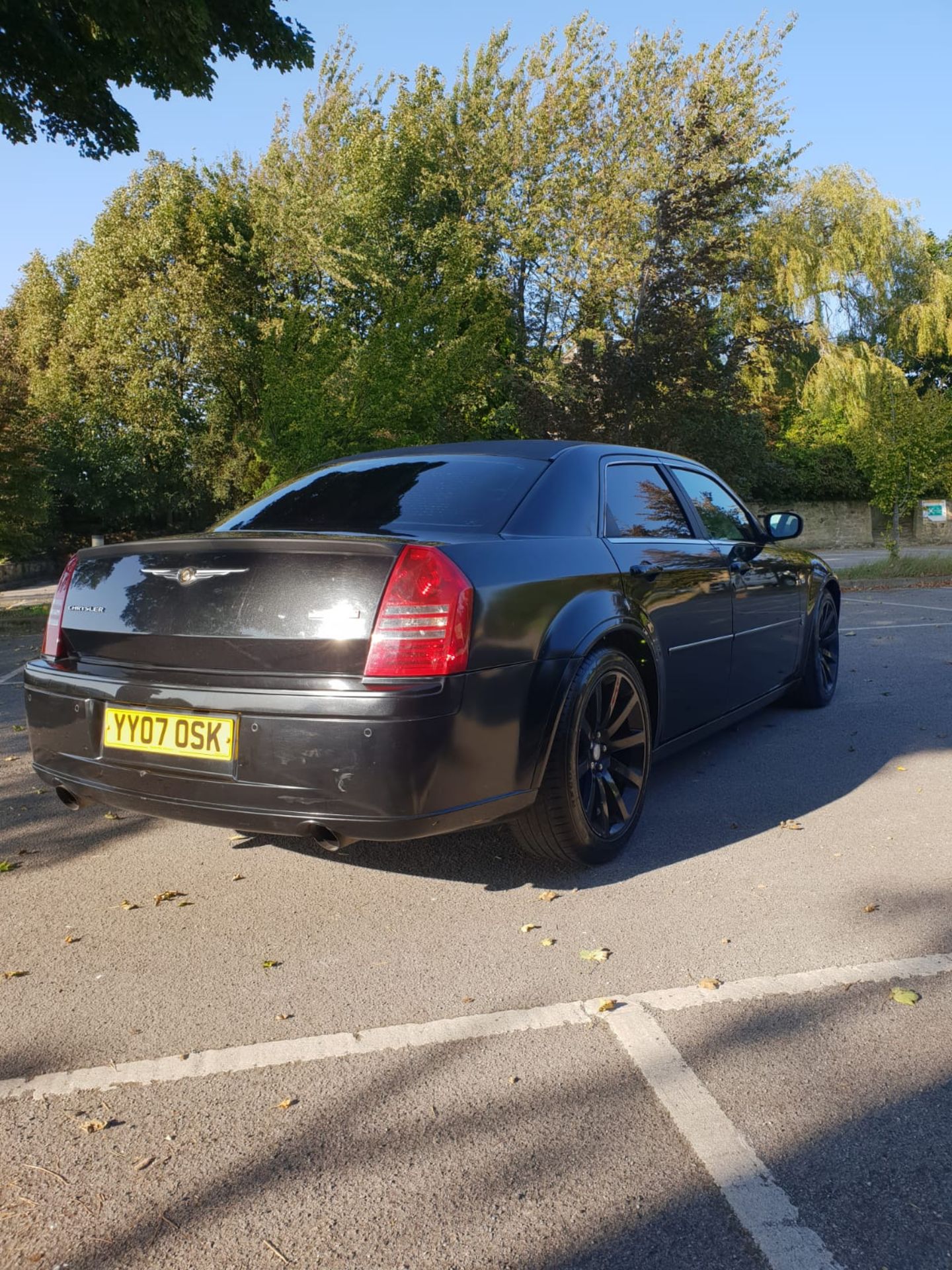 2007/07 REG CHRYSLER 300C SRT-8 AUTO 6.1L PETROL BLACK 4 DOOR SALOON *NO VAT* - Image 4 of 22