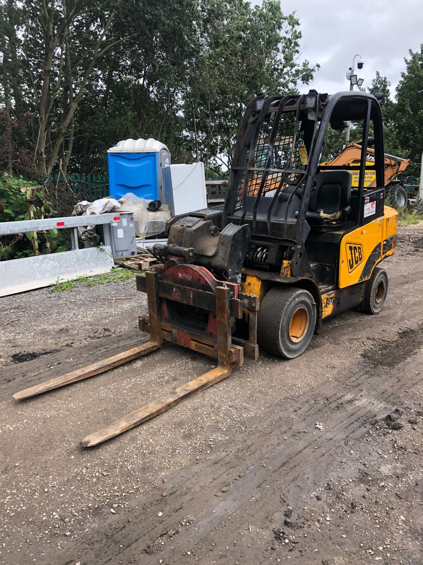 2010 JCB 30D TELETRUCK, RUNS, DRIVES AND LIFTS, ROTATING FORK BODY *PLUS VAT* - Image 2 of 6