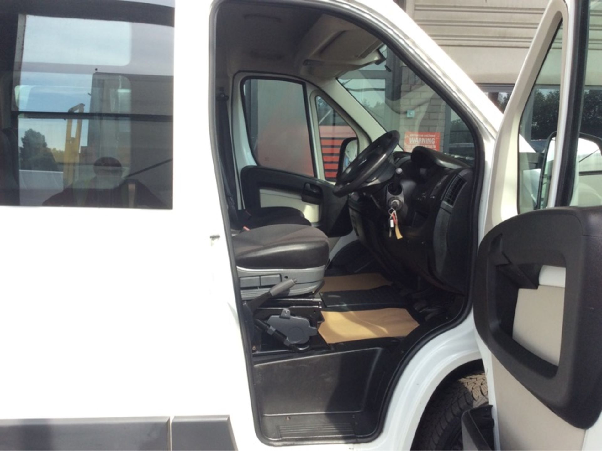 EX MOD 2015 CITROEN RELAY 35 22 HDI 130 L3 H2 ENTERPRISE CREW VAN 9 SEATER *PLUS VAT* - Image 7 of 9