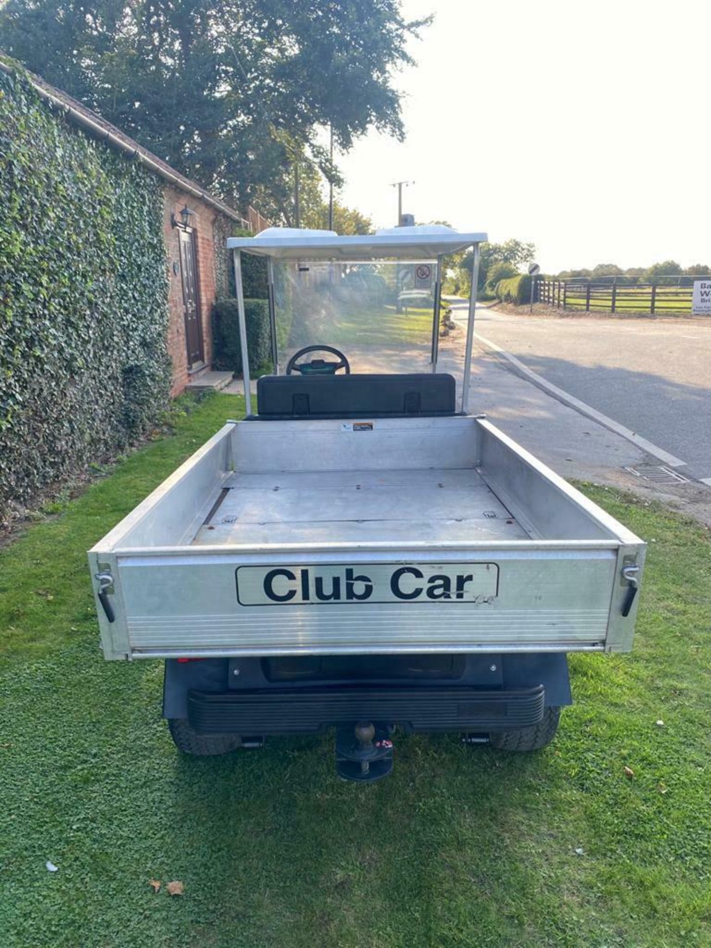 CLUB CAR CARRY ALL, PETROL, ONLY 733 HOURS, EXTRA LONG BODY - ideal HOTEL COMPLEX *PLUS VAT* - Bild 11 aus 12