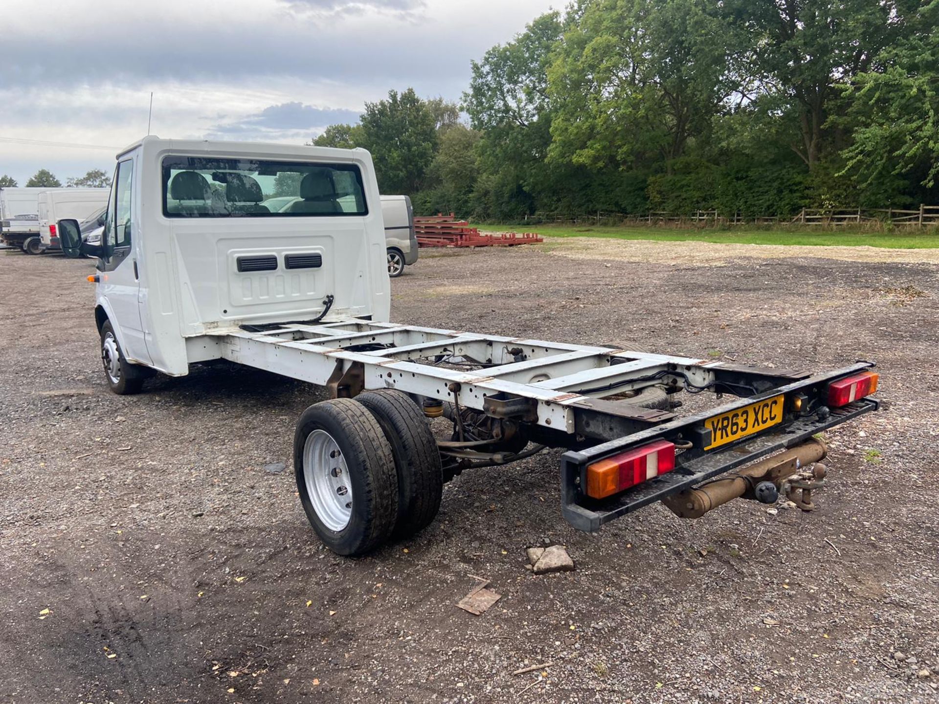 2013/63 REG FORD TRANSIT 125 T350 RWD 2.2 DIESEL CHASSIS WHITE, SHOWING 1 FORMER KEEPER *PLUS VAT* - Image 5 of 8