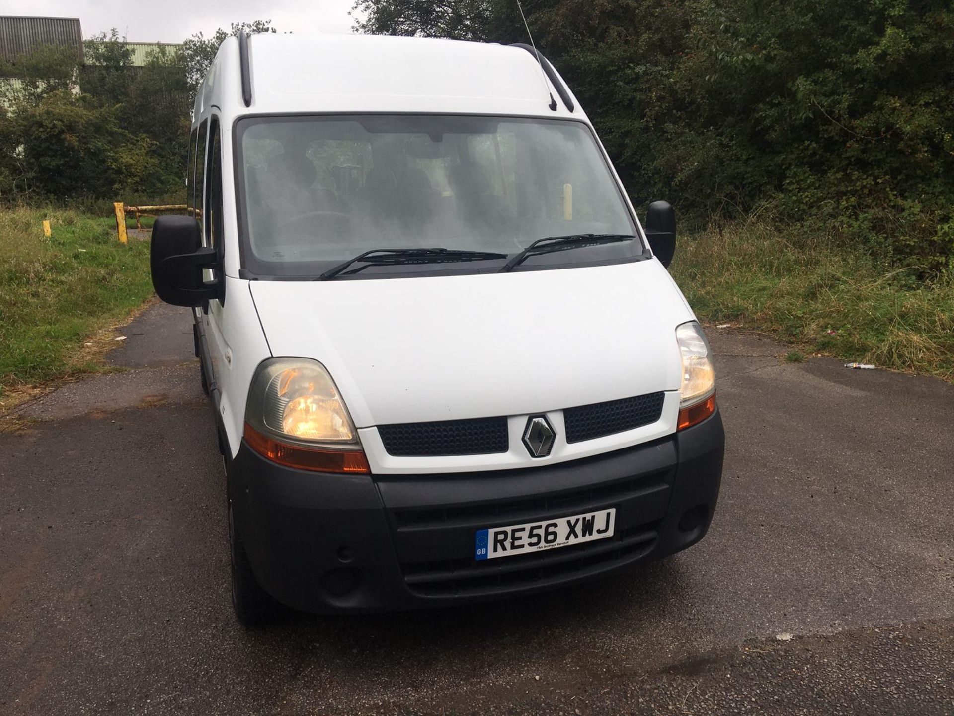 2006/56 REG RENAULT MASTER MM33 DCI 100 MWB MINIBUS 2.5 DIESEL, SHOWING 3 FORMER KEEPERS *NO VAT* - Image 2 of 38