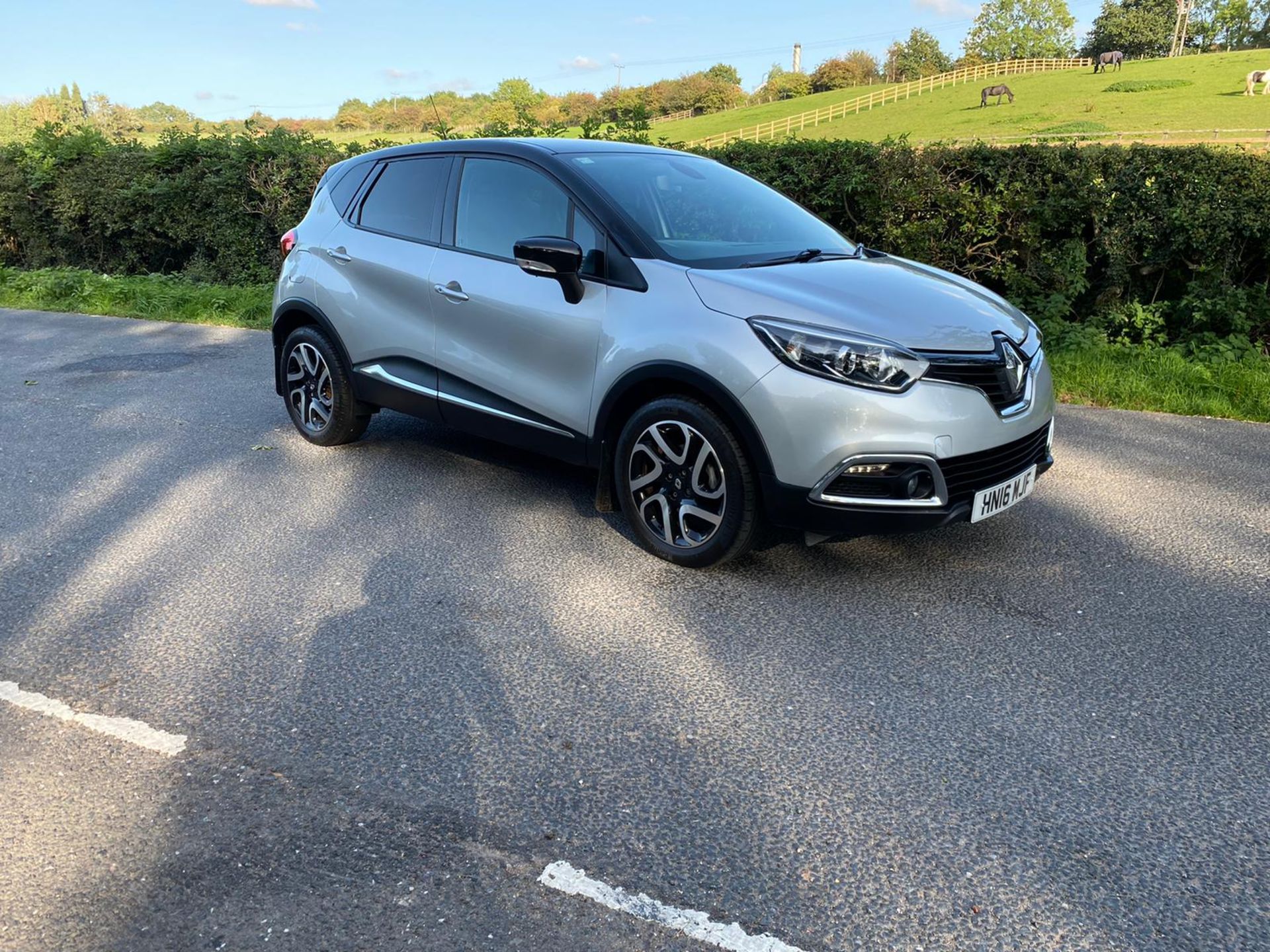 2016/16 REG RENAULT CAPTUR DYNAMIQUE S NAV DCI 1.5 DIESEL 5DR, SHOWING 3 FORMER KEEPERS *NO VAT*