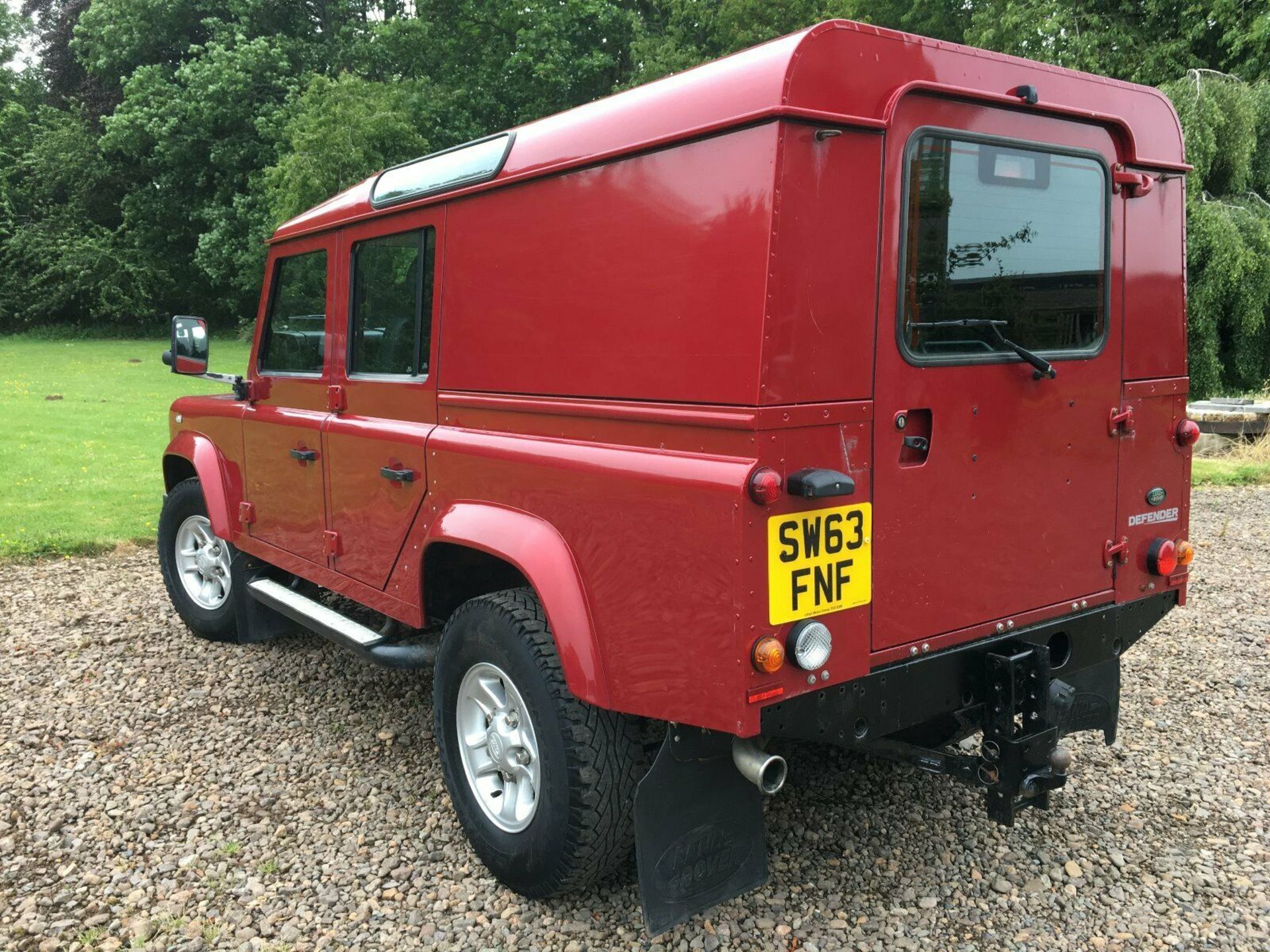 2013/63 REG LAND ROVER DEFENDER 110 TD XS UTILITY WAGON 2.2 DIESEL 125HP, SHOWING 2 FORMER KEEPERS - Image 5 of 9