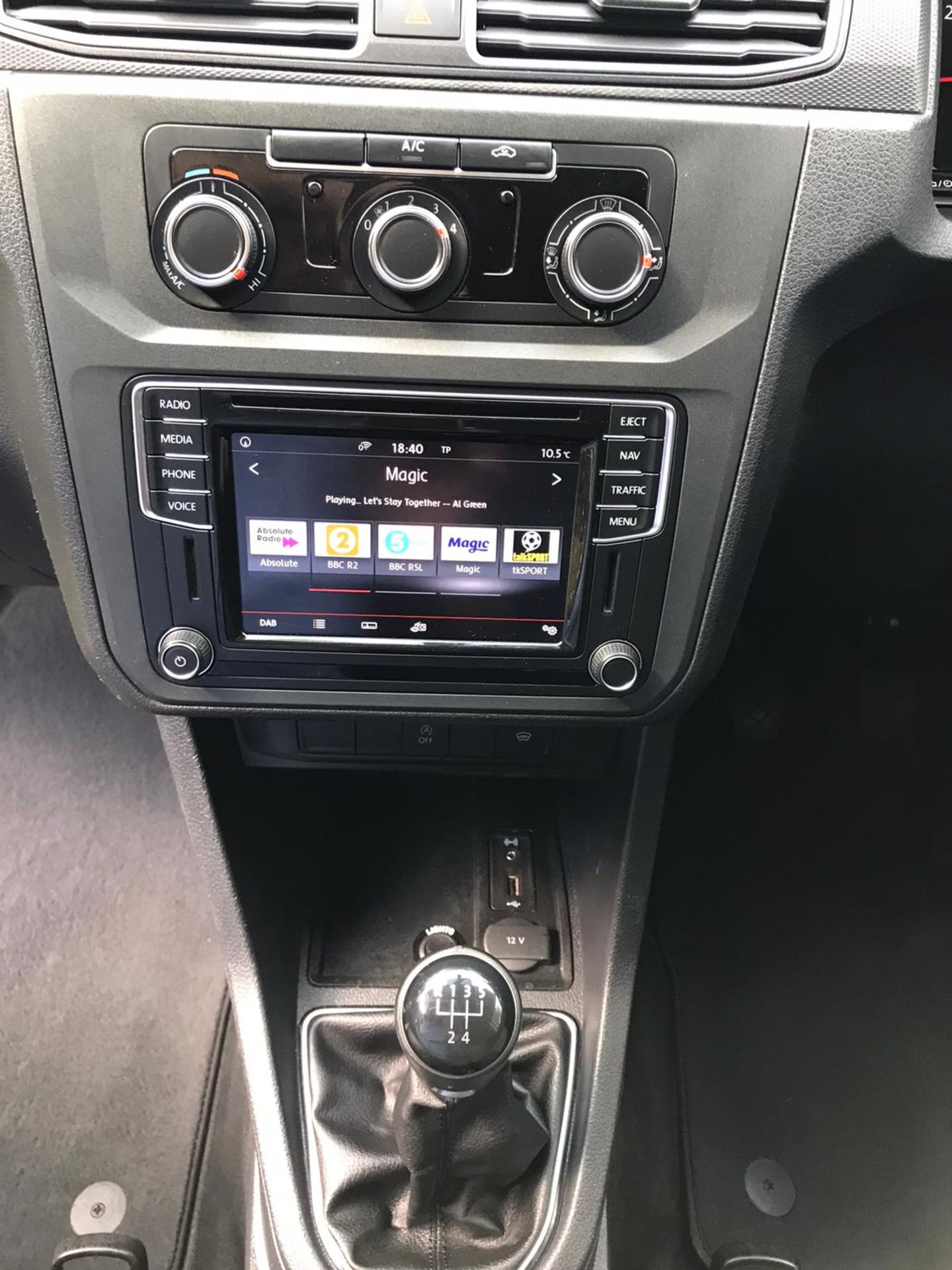 2017/17 REG VOLKSWAGEN CADDY MAXI C20 HIGHLINE TDI 2.0 DIESEL RED PANEL VAN, SHOWING 1 FORMER KEEPER - Image 17 of 26