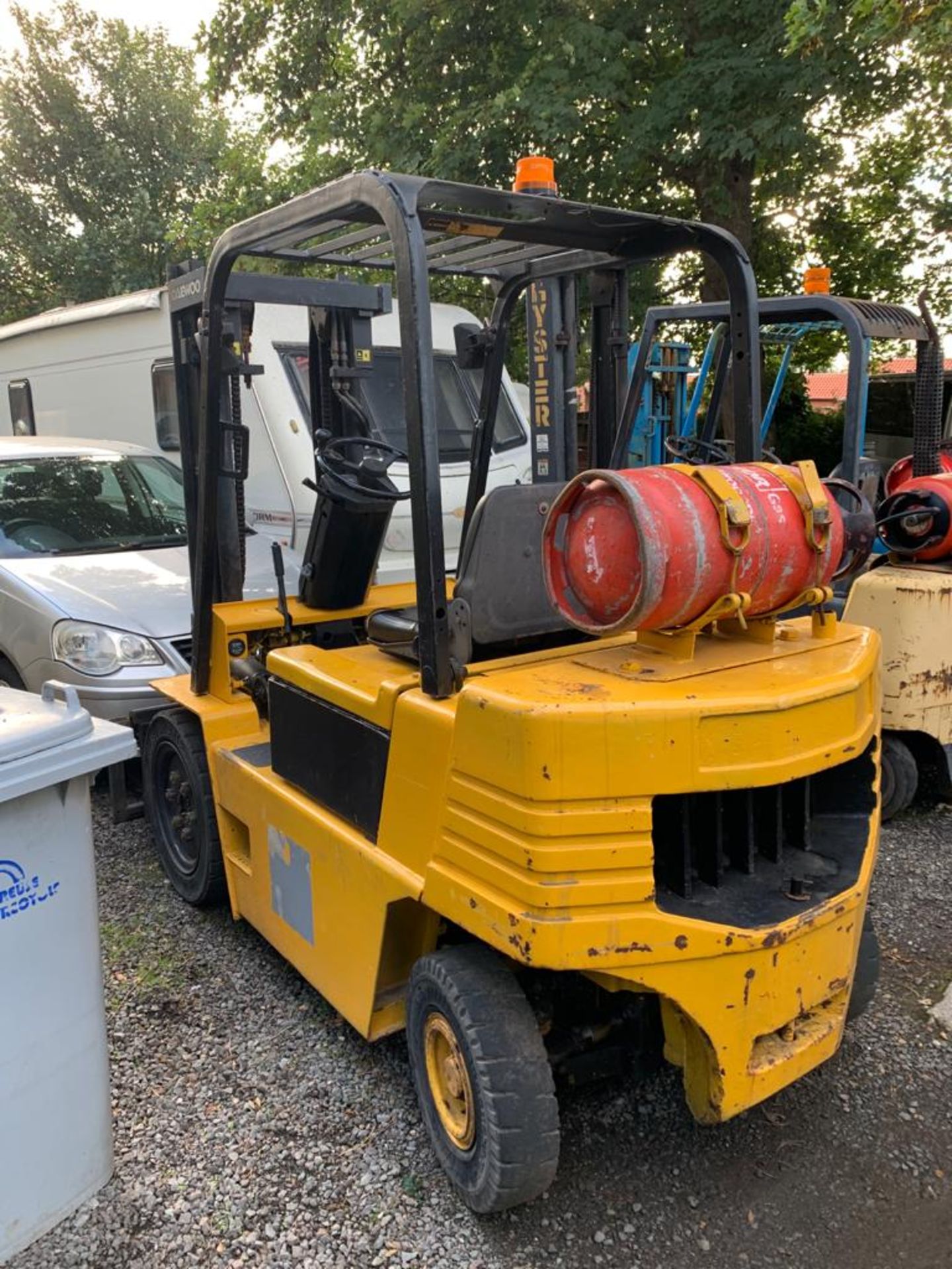 DAEWOO 2.5 TON GAS POWERED YELLOW FORKLIFT 3.2M LIFT HEIGHT, RUNS, WORKS AND LIFTS *PLUS VAT* - Bild 3 aus 6