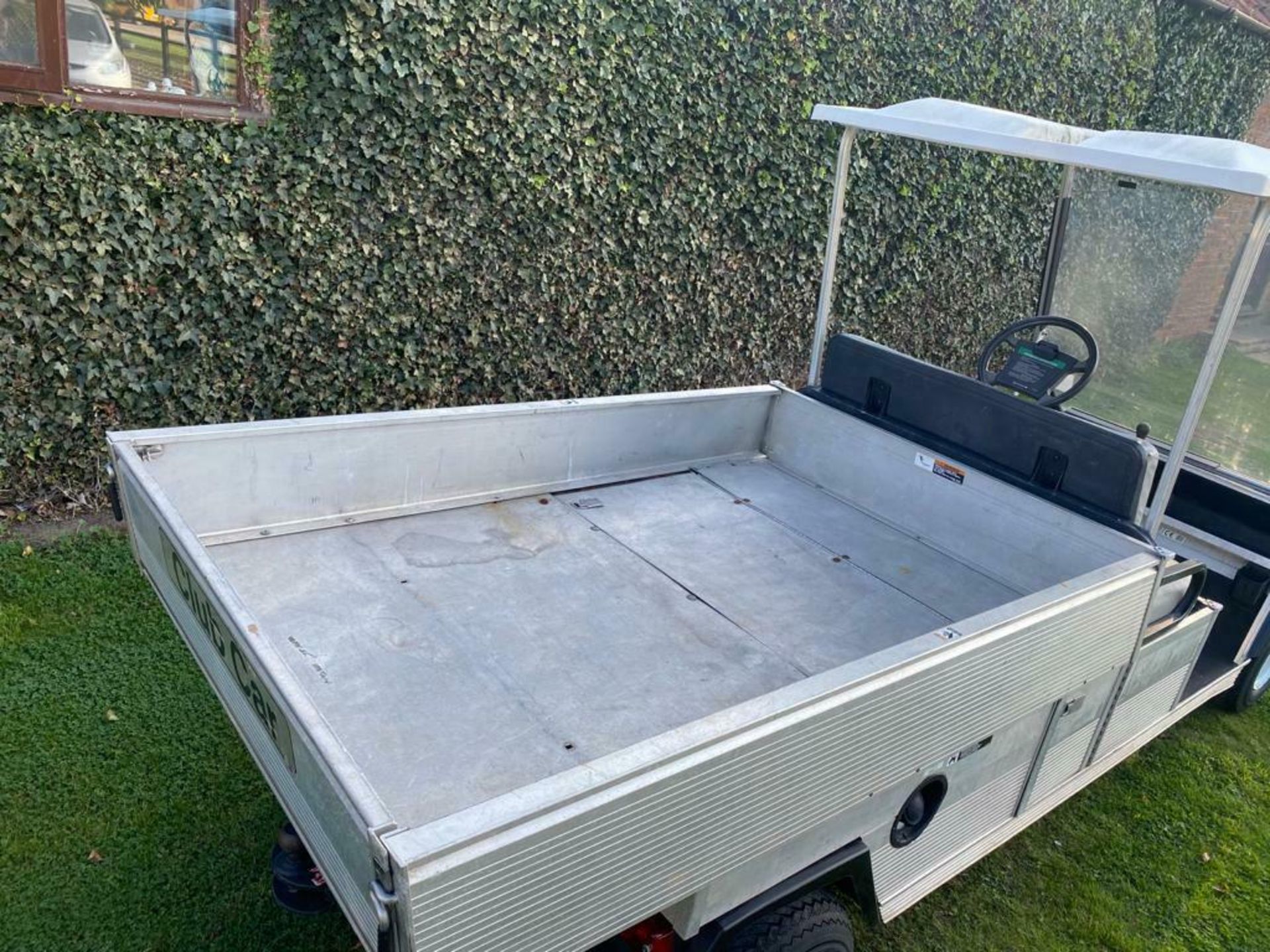 CLUB CAR CARRY ALL, PETROL, ONLY 733 HOURS, EXTRA LONG BODY - ideal HOTEL COMPLEX *PLUS VAT* - Bild 9 aus 12