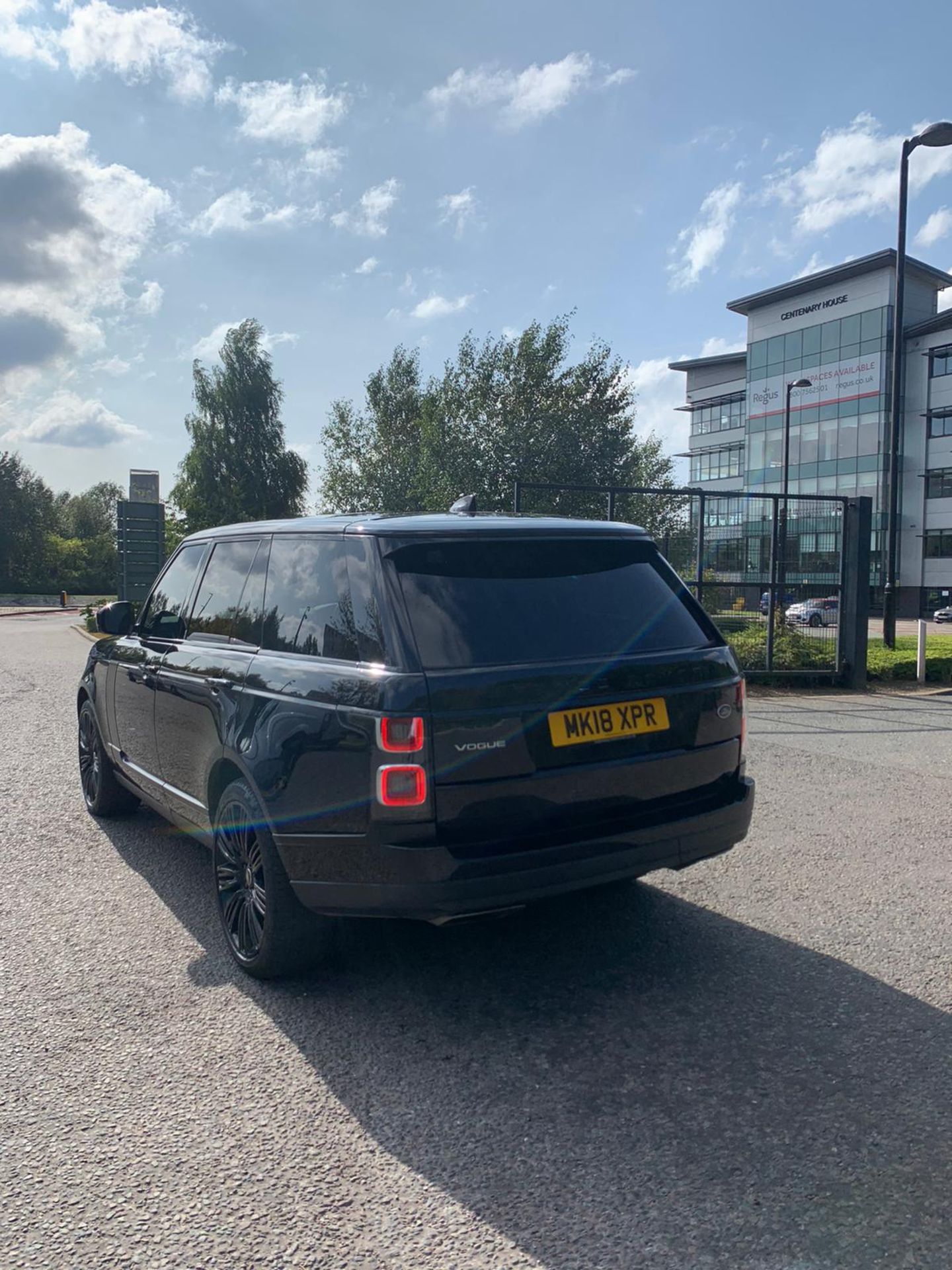 2018/18 REG LAND ROVER RANGE ROVER VOGUE TDV6 3.0 DIESEL AUTO BLACK, SHOWING 1 FORMER KEEPER *NO VAT - Image 4 of 14