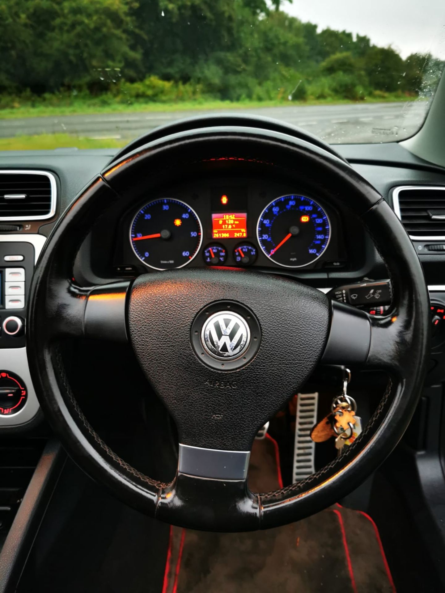 2008/57 REG VOLKSWAGEN EOS SPORT TDI 2.0 DIESEL GREY CONVERTIBLE, SHOWING 4 FORMER KEEPERS *NO VAT* - Image 11 of 18