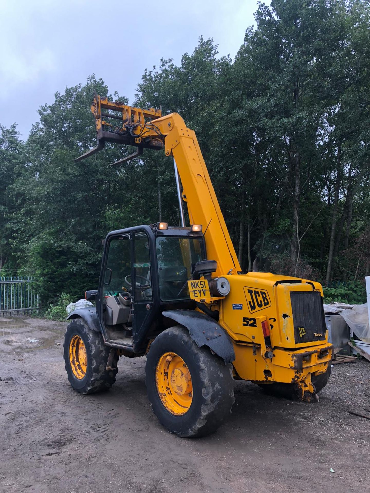 2001 JCB 526S FARM SPECIAL TELEHANDLER, RUNS, DRIVES AND LIFTS *PLUS VAT* - Image 3 of 5