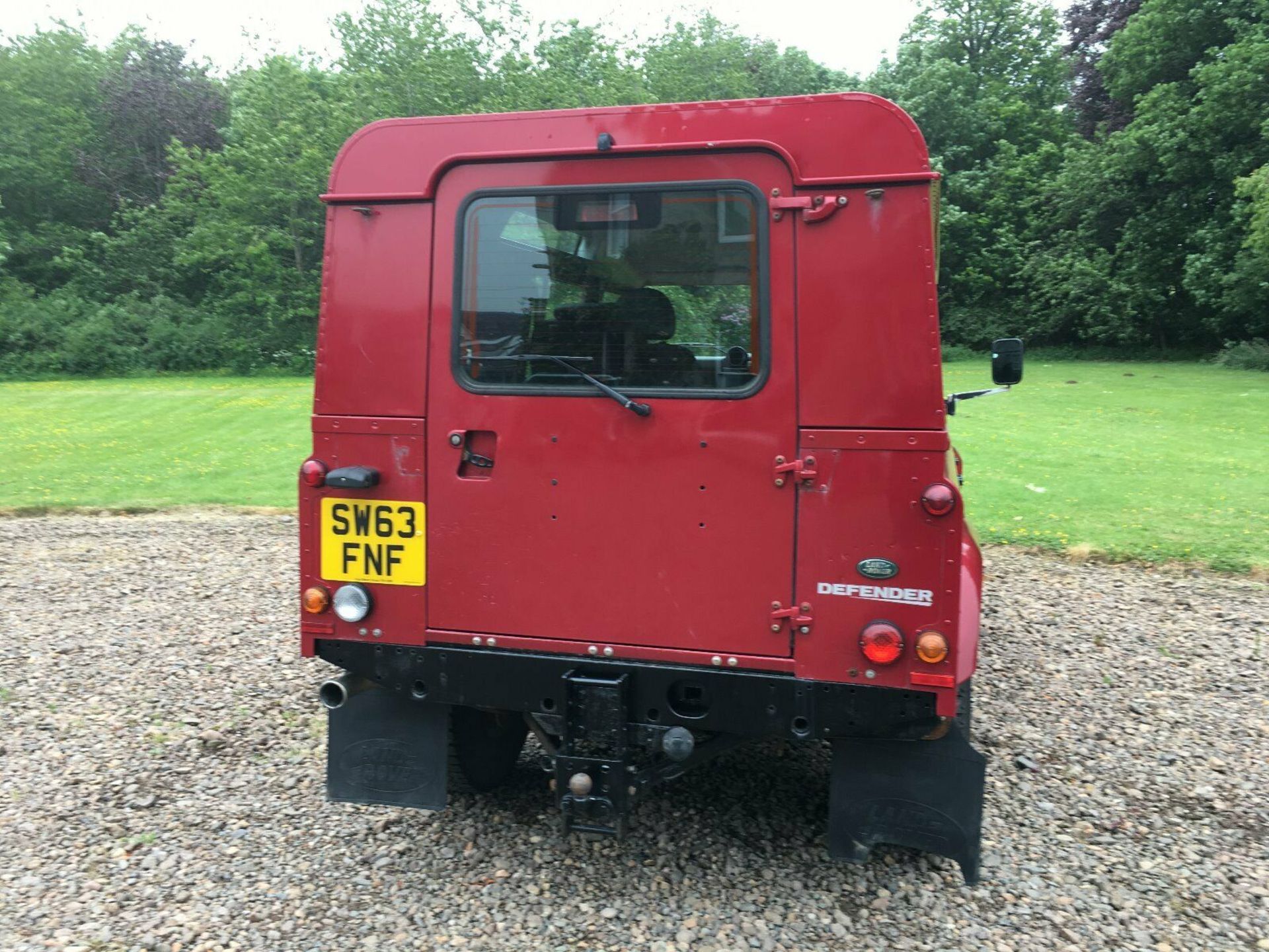 2013/63 REG LAND ROVER DEFENDER 110 TD XS UTILITY WAGON 2.2 DIESEL 125HP, SHOWING 2 FORMER KEEPERS - Image 6 of 9