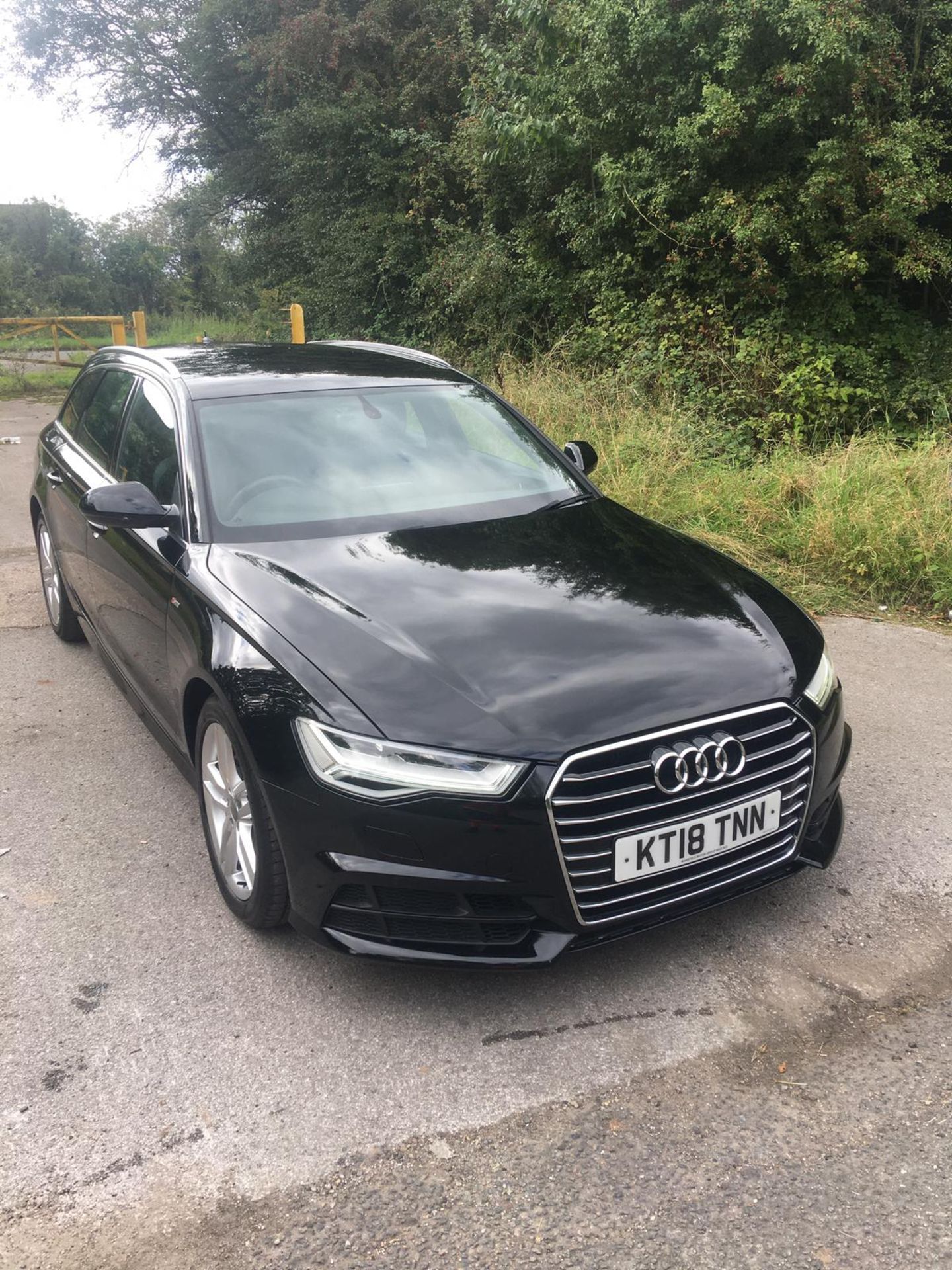 2018/18 REG AUDI A6 S LINE TDI ULTRA SEMI-AUTO 2.0 DIESEL BLACK ESTATE, SHOWING 1 FORMER KEEPER