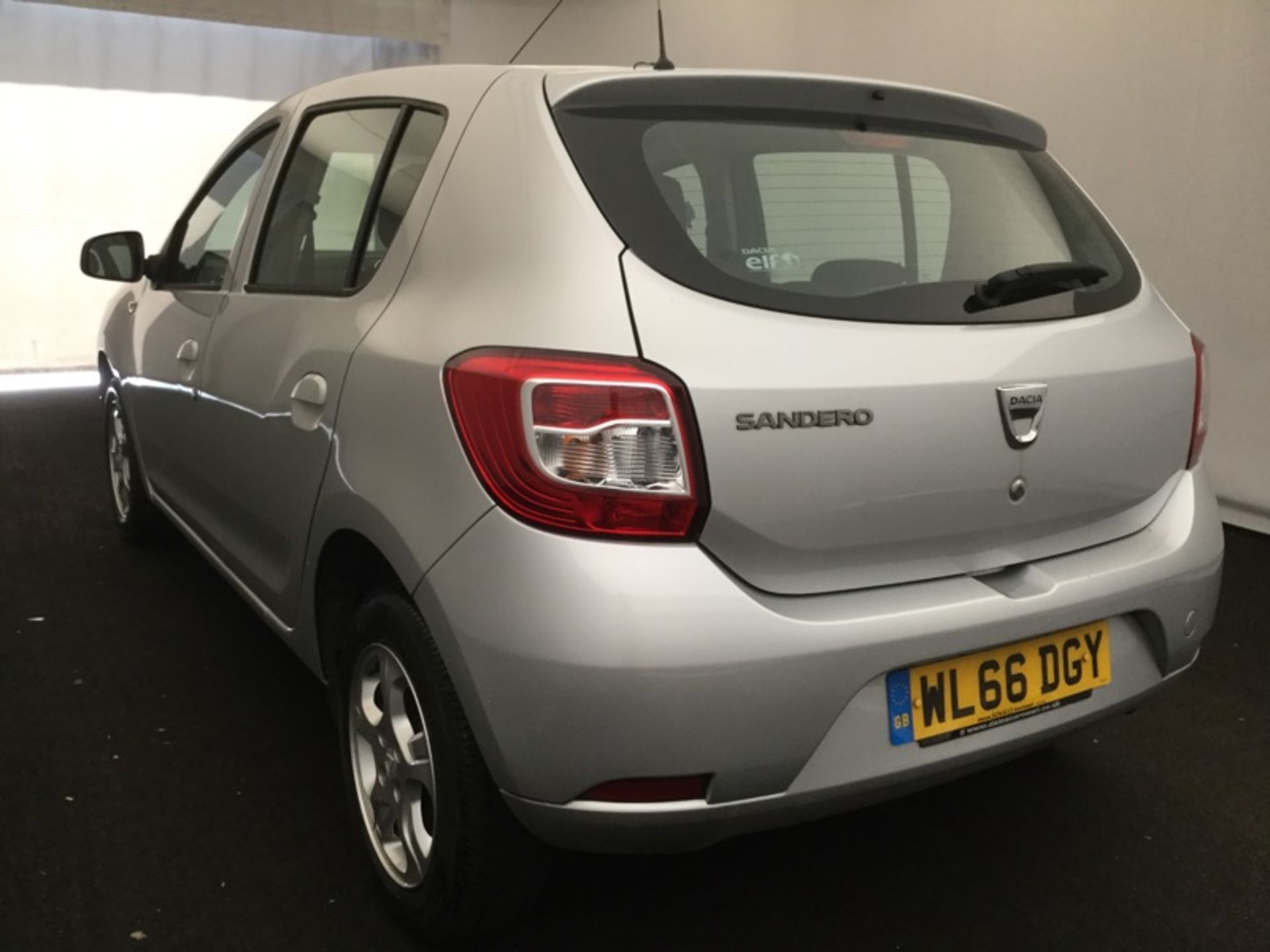 2016/66 REG DACIA SANDERO LAUREATE DCI 1.5 DIESEL SILVER 5DR HATCHBACK, SHOWING 1 FORMER KEEPER - Image 3 of 9