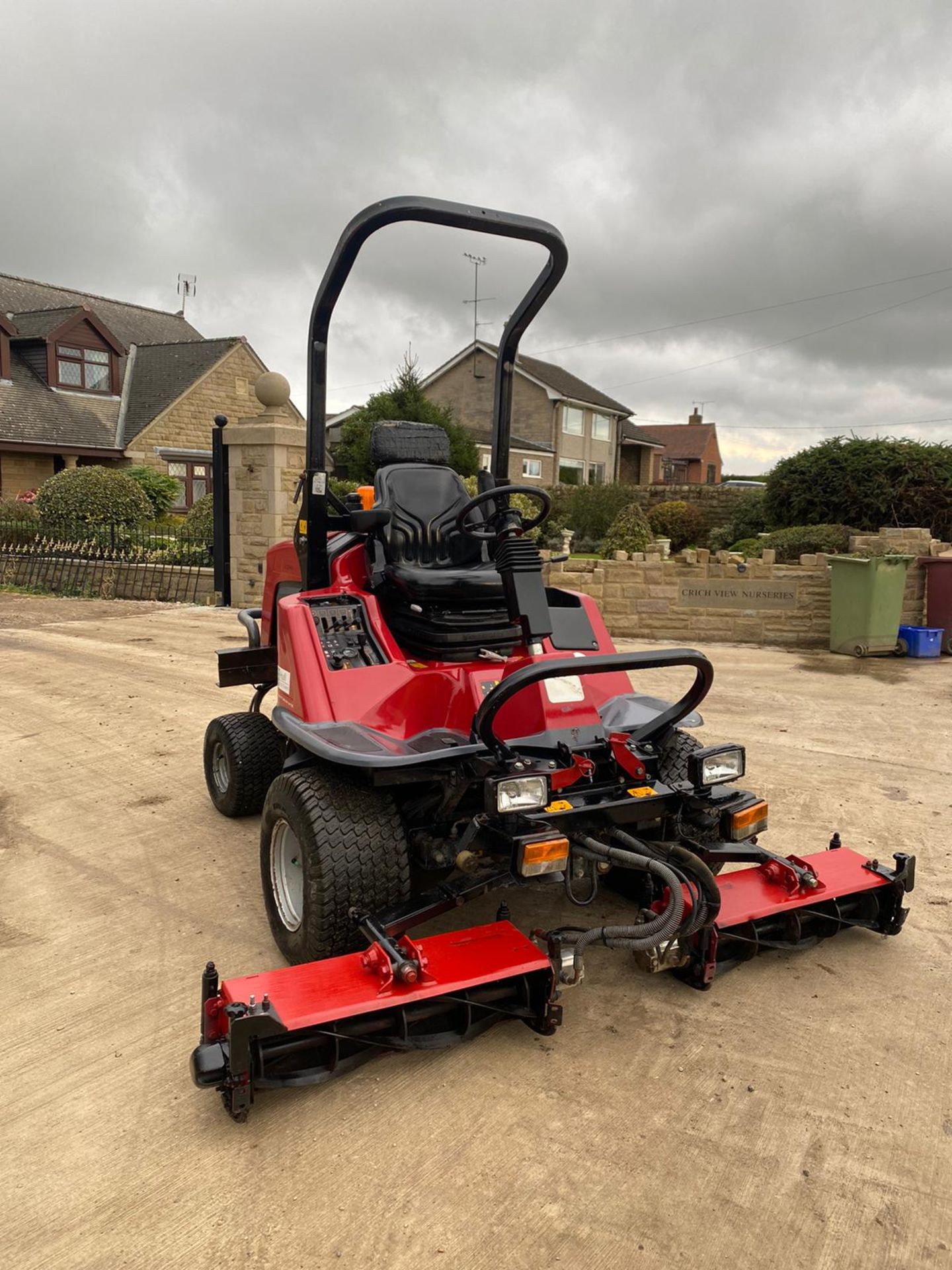 TORO LT3240 RIDE ON LAWN MOWER, 2012 ROAD REGISTERED, 4 WHEEL DRIVE, VERY CLEAN CONDITION *PLUS VAT*