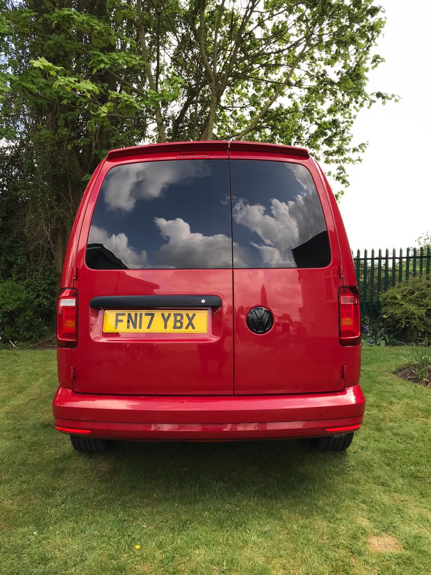 2017/17 REG VOLKSWAGEN CADDY MAXI C20 HIGHLINE TDI 2.0 DIESEL RED PANEL VAN, SHOWING 1 FORMER KEEPER - Image 6 of 26