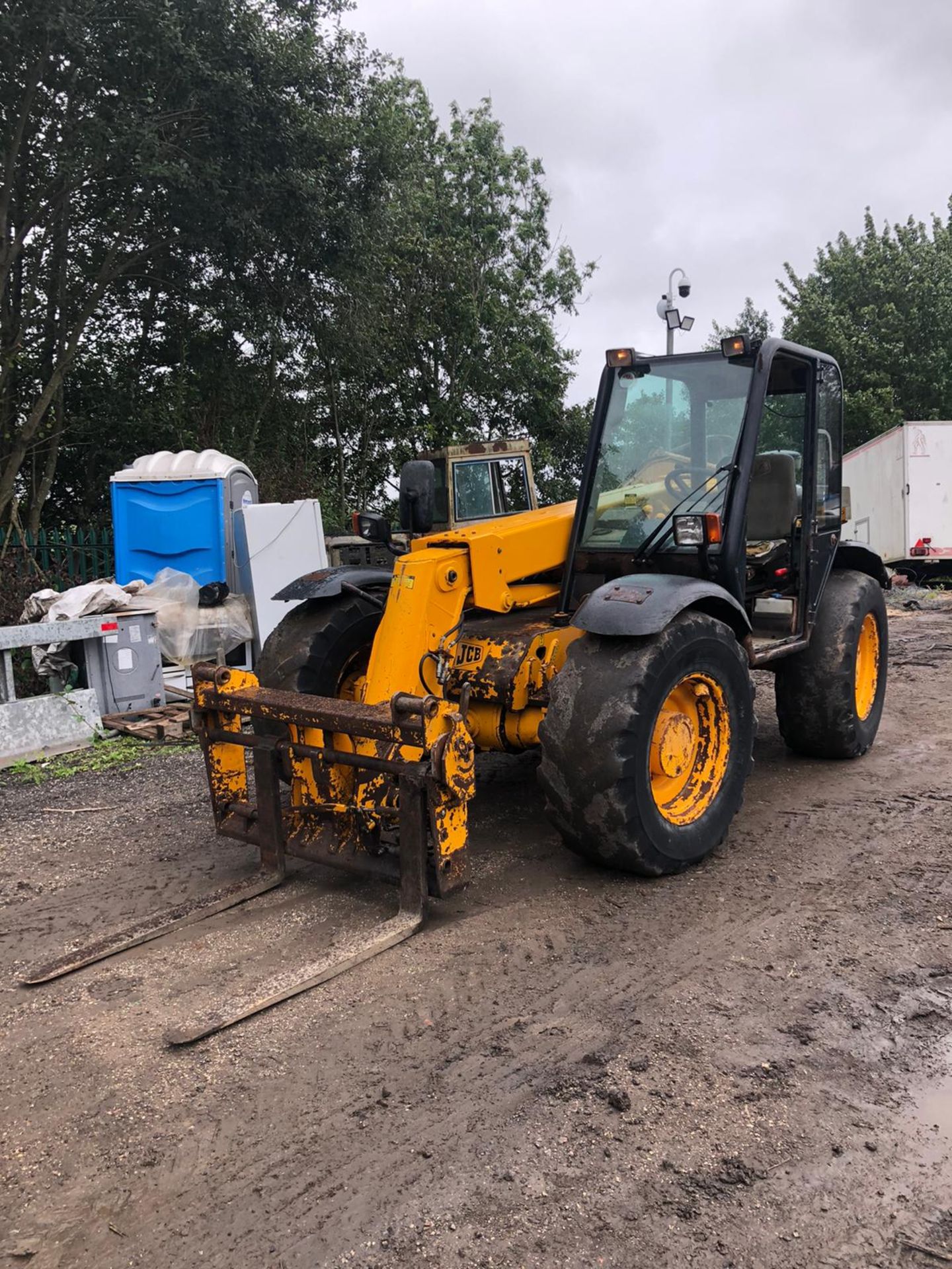 2001 JCB 526S FARM SPECIAL TELEHANDLER, RUNS, DRIVES AND LIFTS *PLUS VAT* - Image 2 of 5