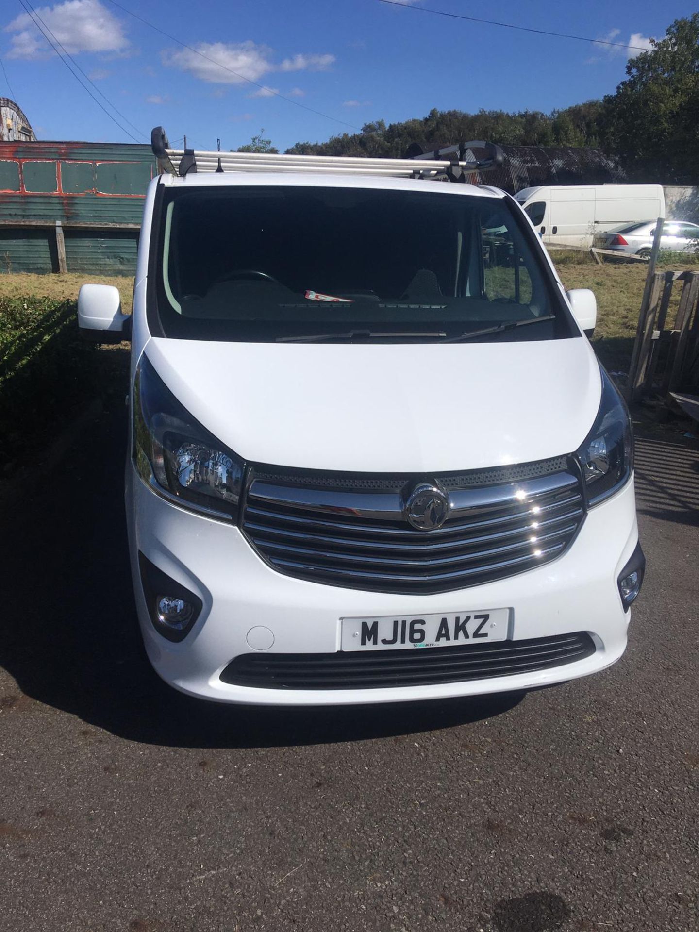 2016/16 REG VAUXHALL VIVARO 2900 SPORT BT CDTI ECOFLEX 1.6 WHITE CREW VAN, SHOWING 1 FORMER KEEPER - Image 3 of 22