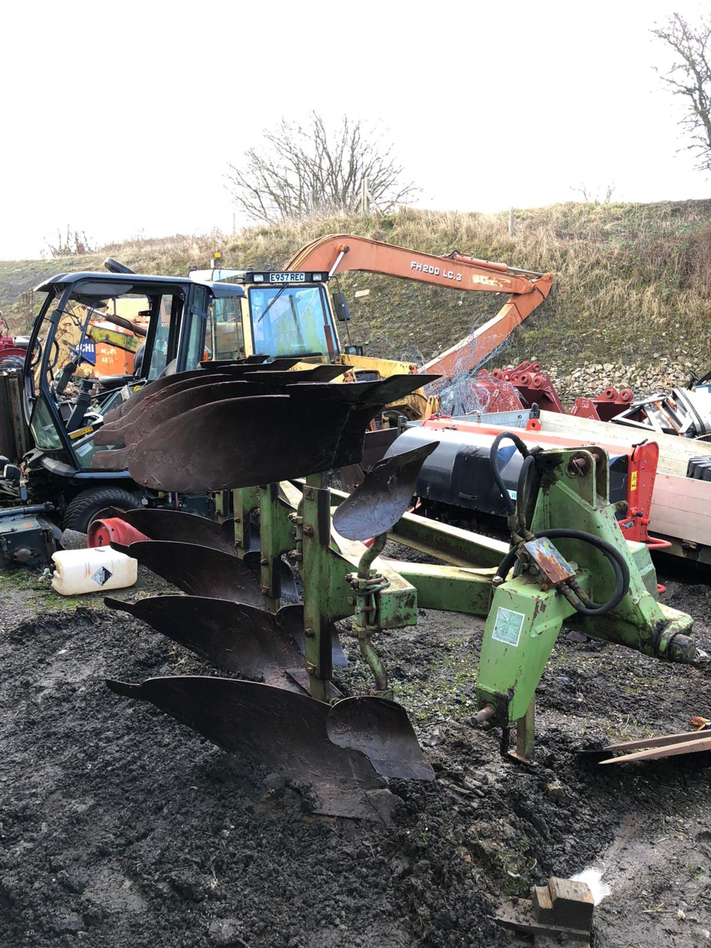 DOWDESWELL DP8B 4 FURROW PLOUGH IN GOOD CONDITION, NO WELD *PLUS VAT* - Image 3 of 8