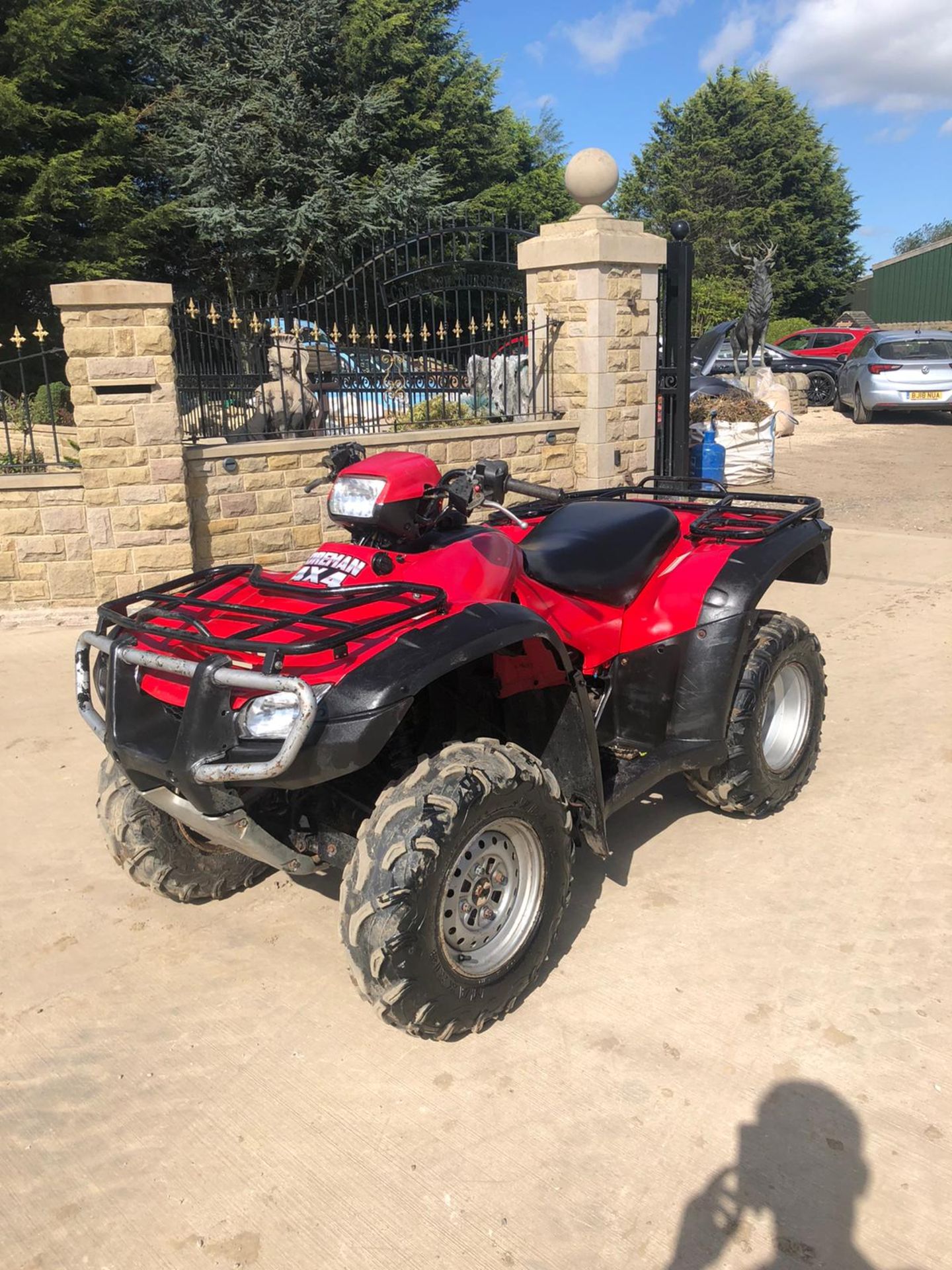 HONDA FOREMAN 4X4 FARM QUAD, WORKING WHEN LAST USED BUT KEYS HAVE BEEN LOST SINCE *NO VAT* - Image 2 of 4