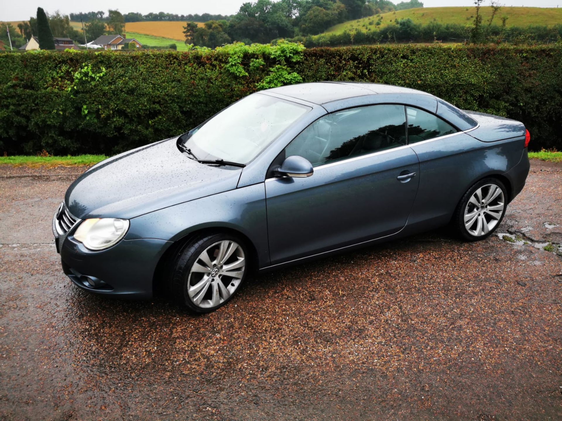 2008/57 REG VOLKSWAGEN EOS SPORT TDI 2.0 DIESEL GREY CONVERTIBLE, SHOWING 4 FORMER KEEPERS *NO VAT* - Image 5 of 18