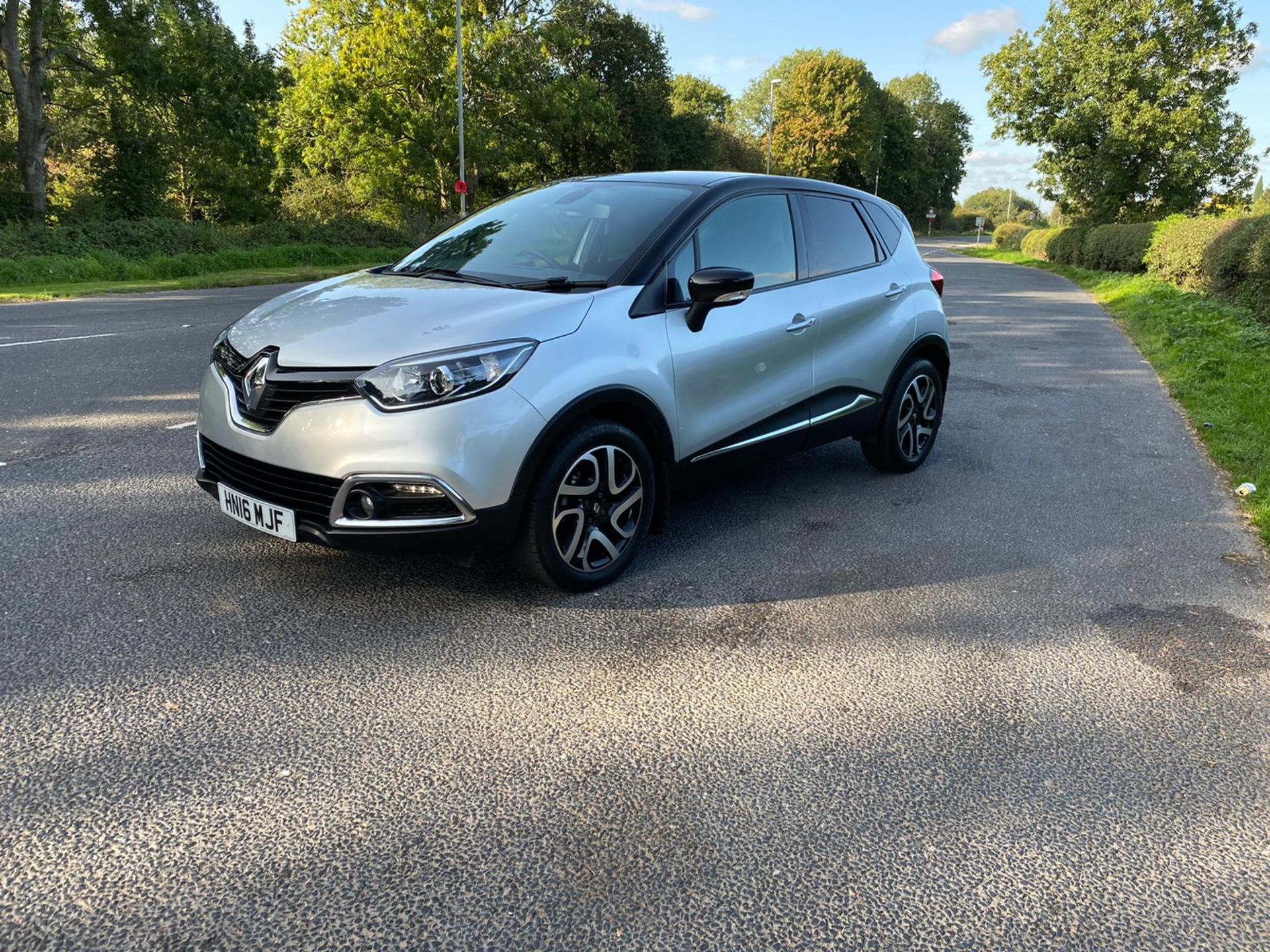 2016/16 REG RENAULT CAPTUR DYNAMIQUE S NAV DCI 1.5 DIESEL 5DR, SHOWING 3 FORMER KEEPERS *NO VAT* - Image 2 of 13