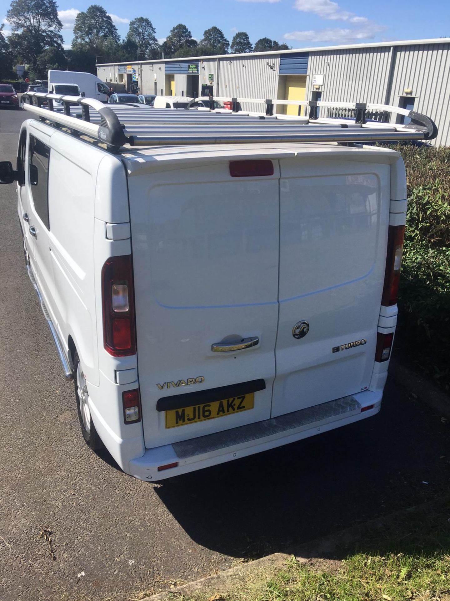 2016/16 REG VAUXHALL VIVARO 2900 SPORT BT CDTI ECOFLEX 1.6 WHITE CREW VAN, SHOWING 1 FORMER KEEPER - Image 6 of 22