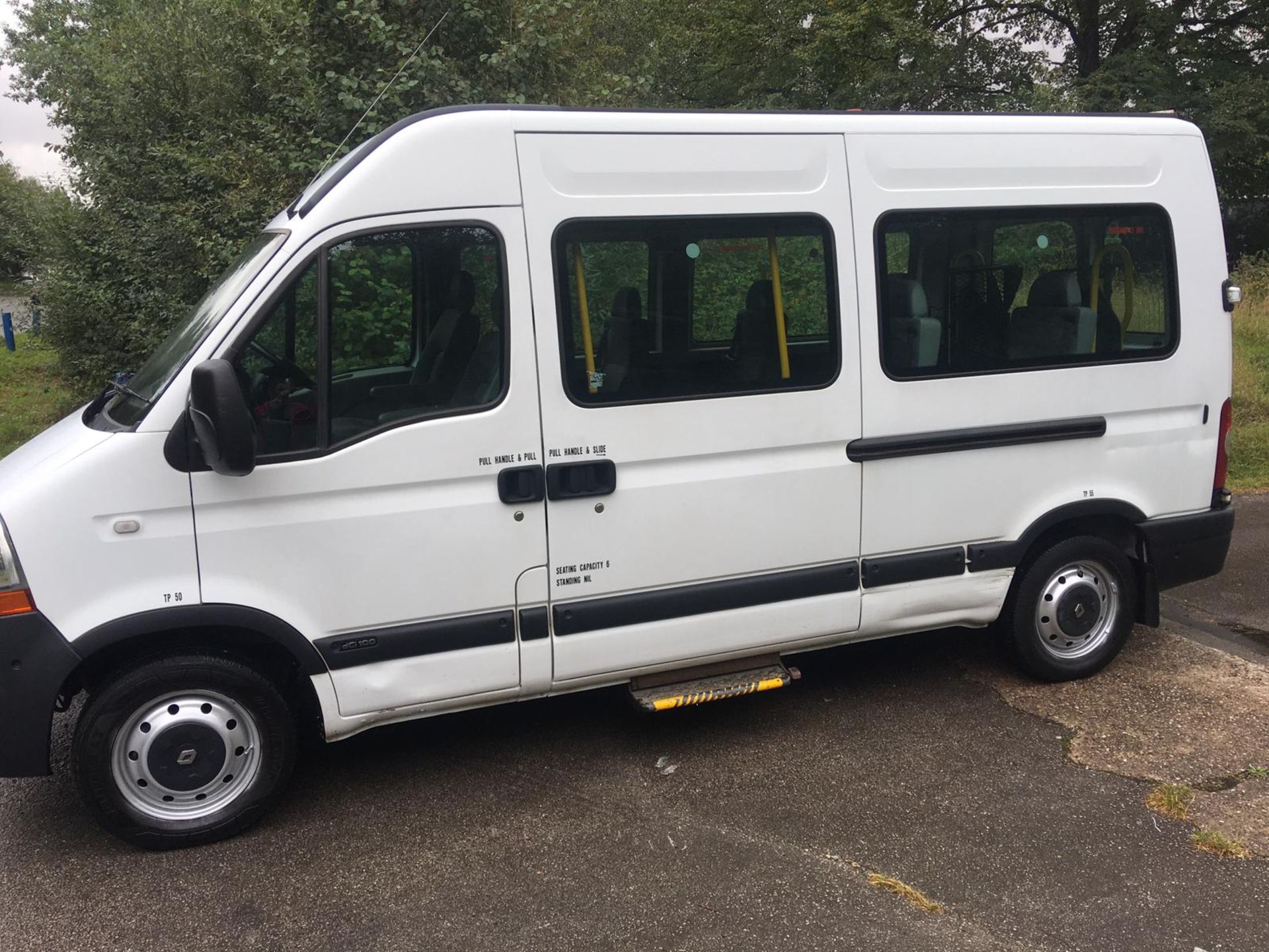 2006/56 REG RENAULT MASTER MM33 DCI 100 MWB MINIBUS 2.5 DIESEL, SHOWING 3 FORMER KEEPERS *NO VAT* - Image 4 of 38