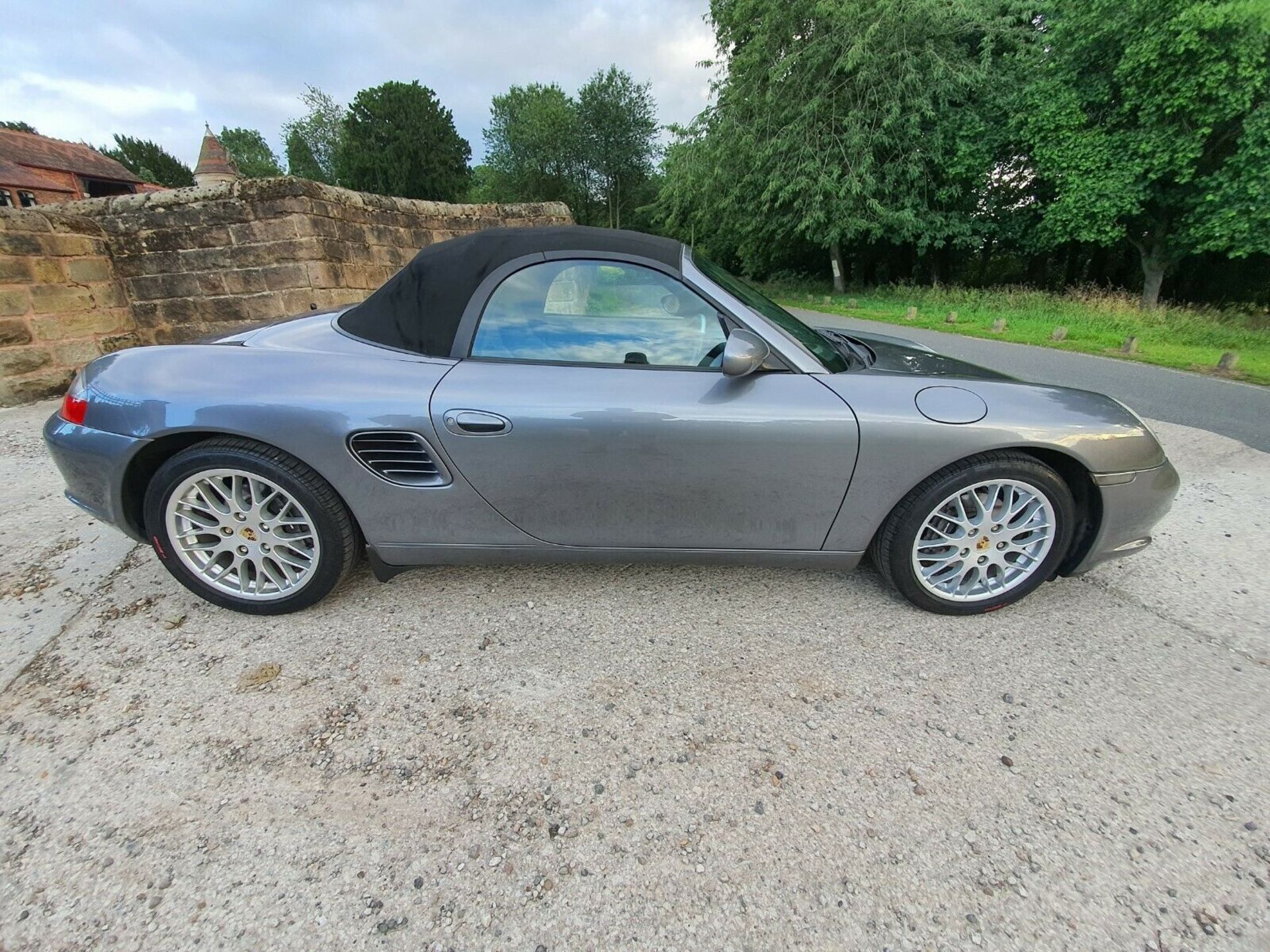 2004/04 REG PORSCHE BOXSTER TIPTRONIC S 2.7 PETROL CONVERTIBLE, SHOWING 2 FORMER KEEPERS *NO VAT* - Image 10 of 12