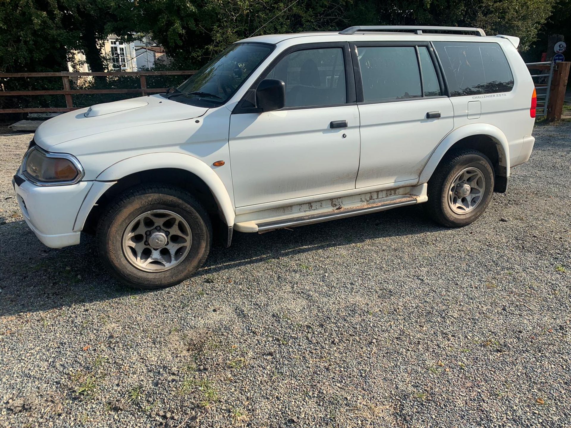 2000/W REG MITSUBISHI CHALLENGER GLS TD 2.5 DIESEL WHITE, SHOWING 4 FORMER KEEPERS *NO VAT* - Image 3 of 9