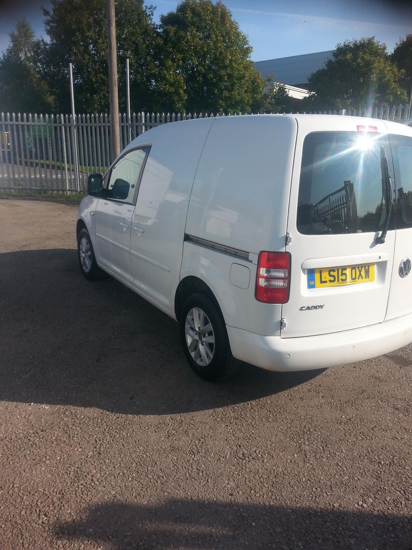 2015/15 REG VOLKSWAGEN CADDY C20 HIGHLINE TDI 1.6 DIESEL WHITE PANEL VAN, SHOWING 2 FORMER KEEPERS - Image 4 of 11