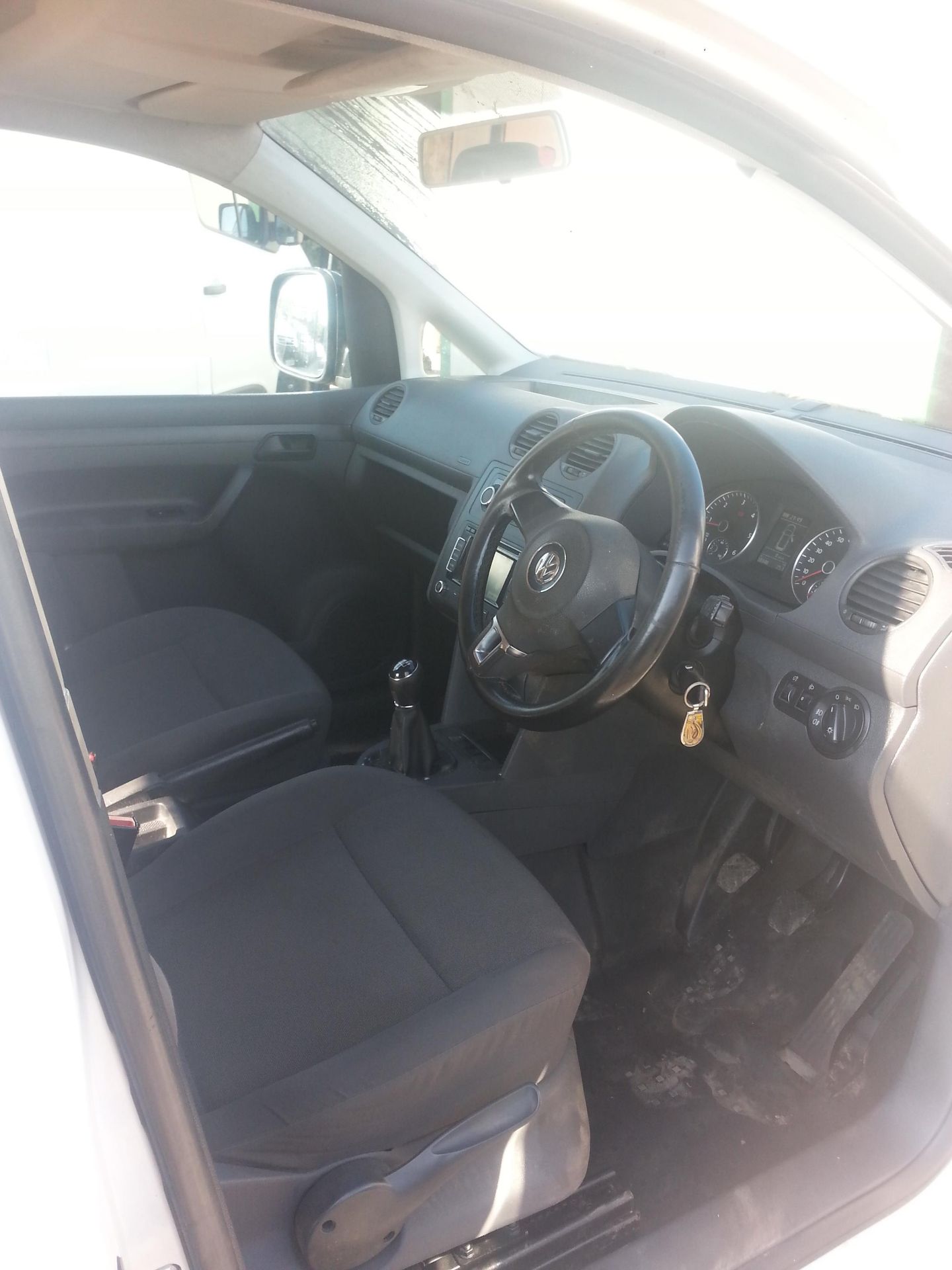 2015/15 REG VOLKSWAGEN CADDY C20 HIGHLINE TDI 1.6 DIESEL WHITE PANEL VAN, SHOWING 2 FORMER KEEPERS - Image 7 of 11