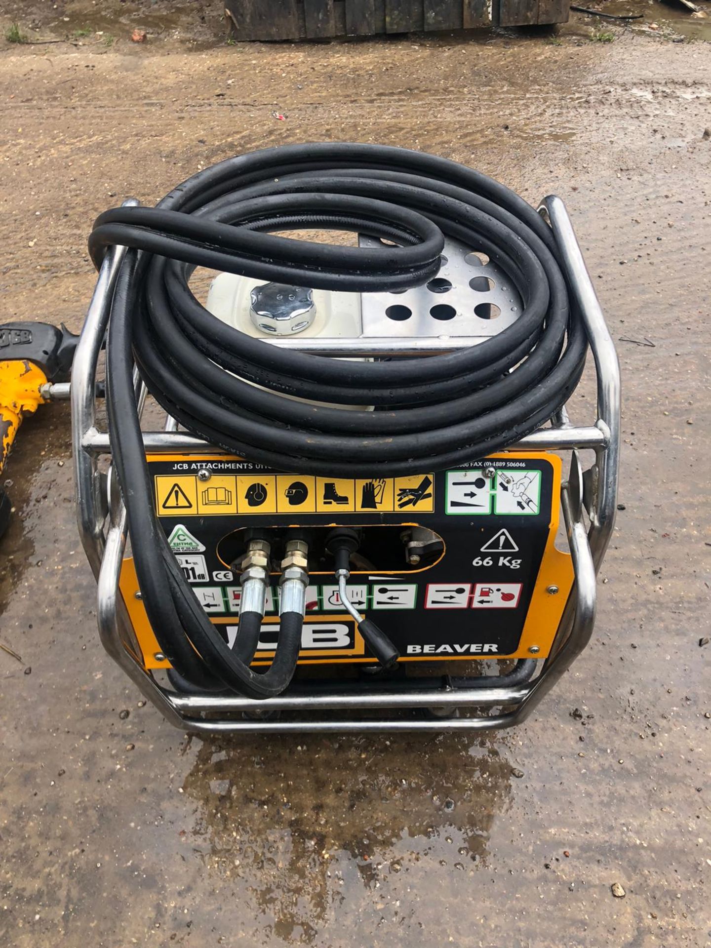 2017 JCB BEAVER PACK, RUNS AND WORKS, CLEAN MACHINE, C/W HOSE, BREAKER AND CHISEL *NO VAT*