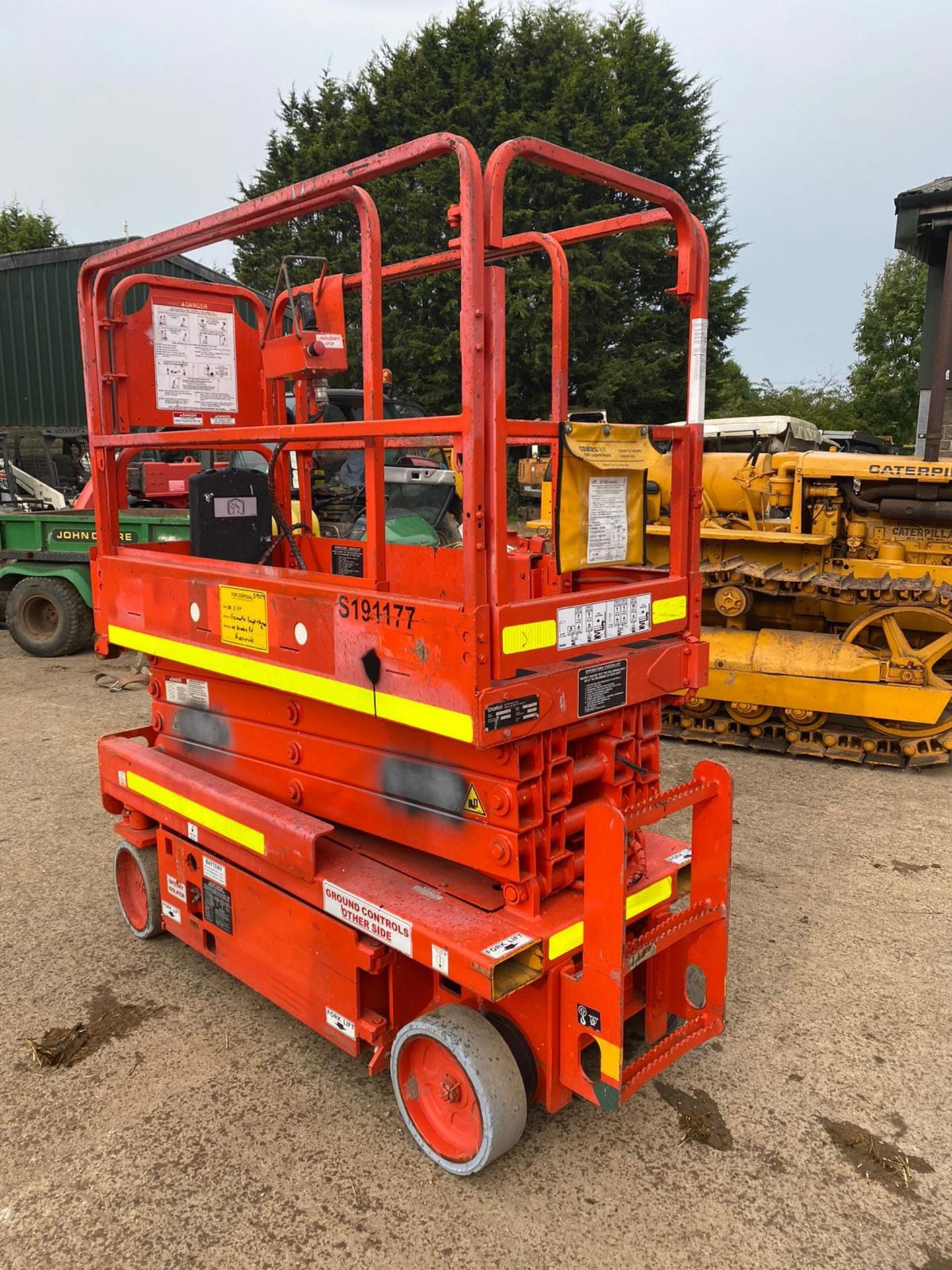 2010 SNORKEL S1930E SCISSOR LIFT, RUNS, DRIVES AND LIFTS *PLUS VAT* - Image 5 of 5