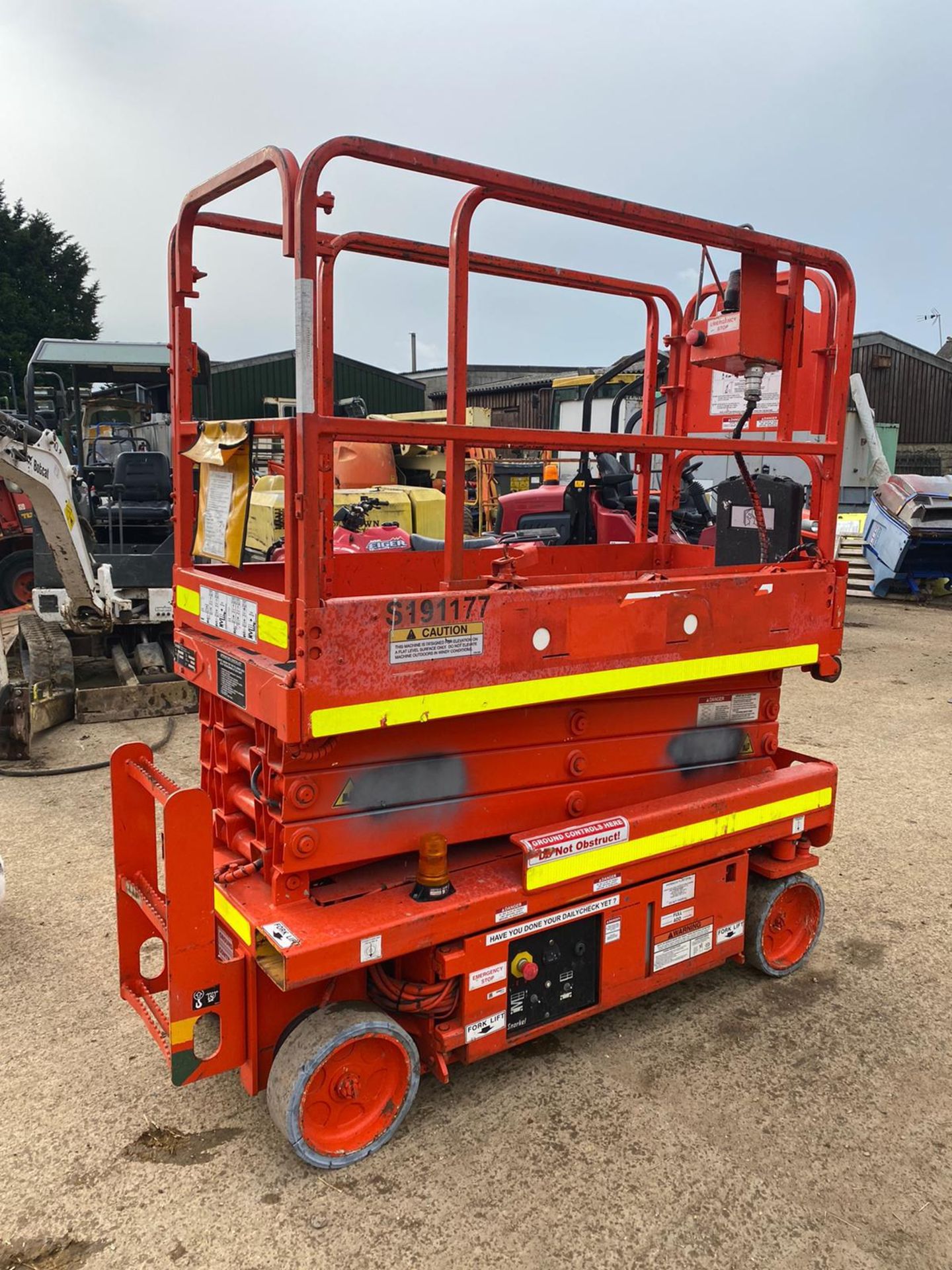 2010 SNORKEL S1930E SCISSOR LIFT, RUNS, DRIVES AND LIFTS *PLUS VAT*