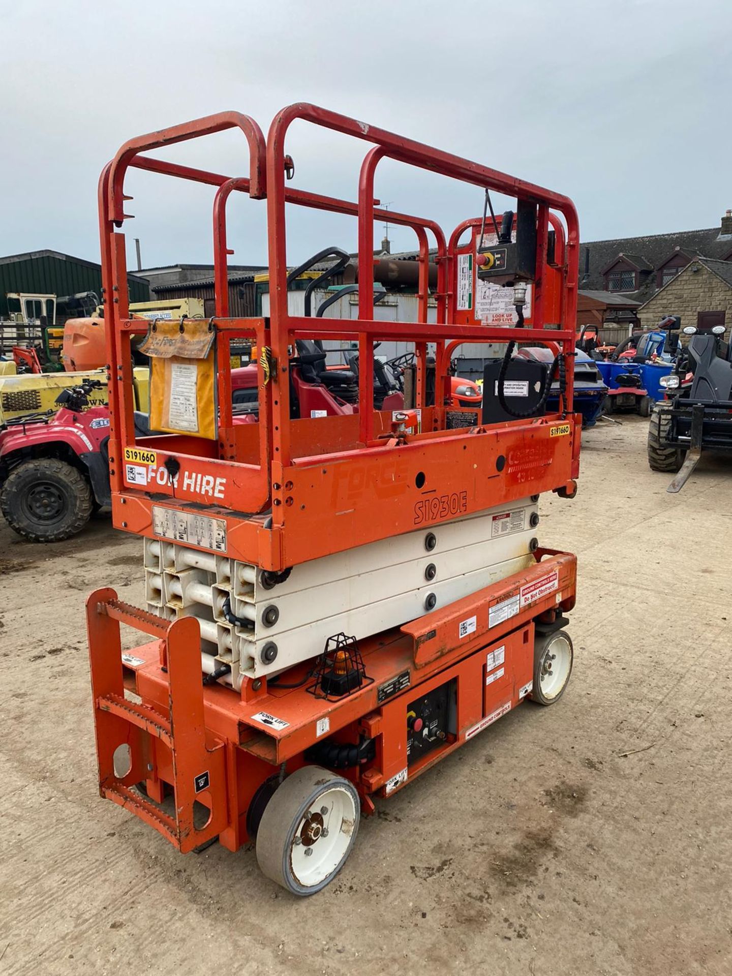 2010 SNORKEL S1930E SCISSOR LIFT, RUNS, DRIVES AND LIFTS *PLUS VAT* - Image 3 of 5