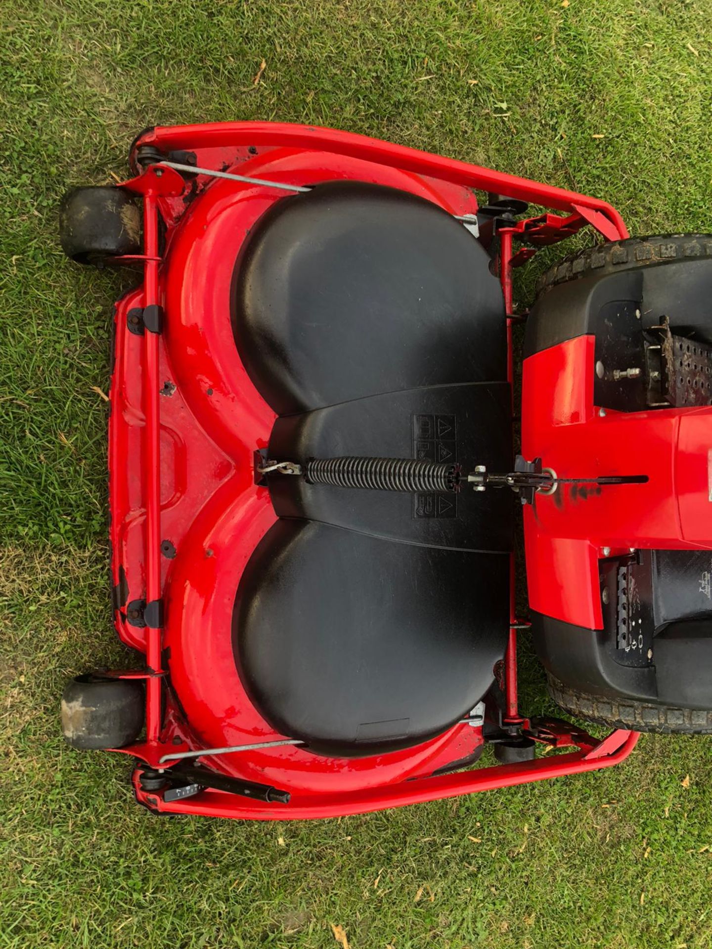 MOUNTFIELD 4155H RIDE ON LAWN MOWER, RUNS, DRIVES AND CUTS, CLEAN MACHINE, 4WD *NO VAT* - Image 5 of 5