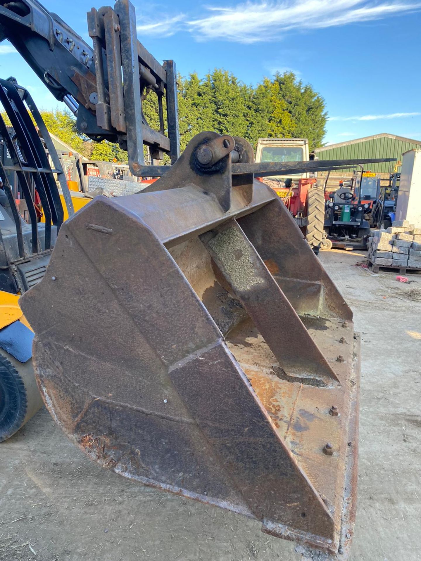 6FT WIDE DITCHING BUCKET FOR 20 TON DIGGER, 65MM PINS *NO VAT* - Image 4 of 5