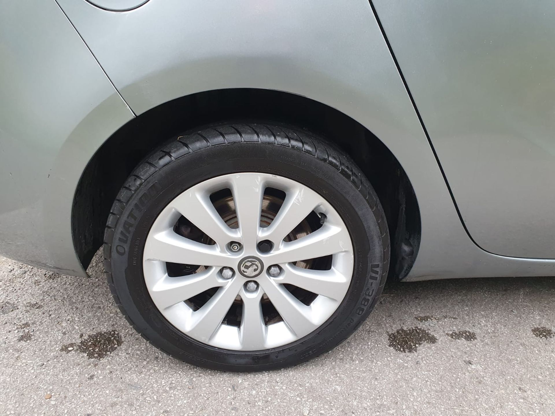 2013/63 REG VAUXHALL ZAFIRA TOURER SE CDTI 2.0 DIESEL SILVER MPV 7 SEATS, SHOWING 4 FORMER KEEPERS - Image 10 of 24