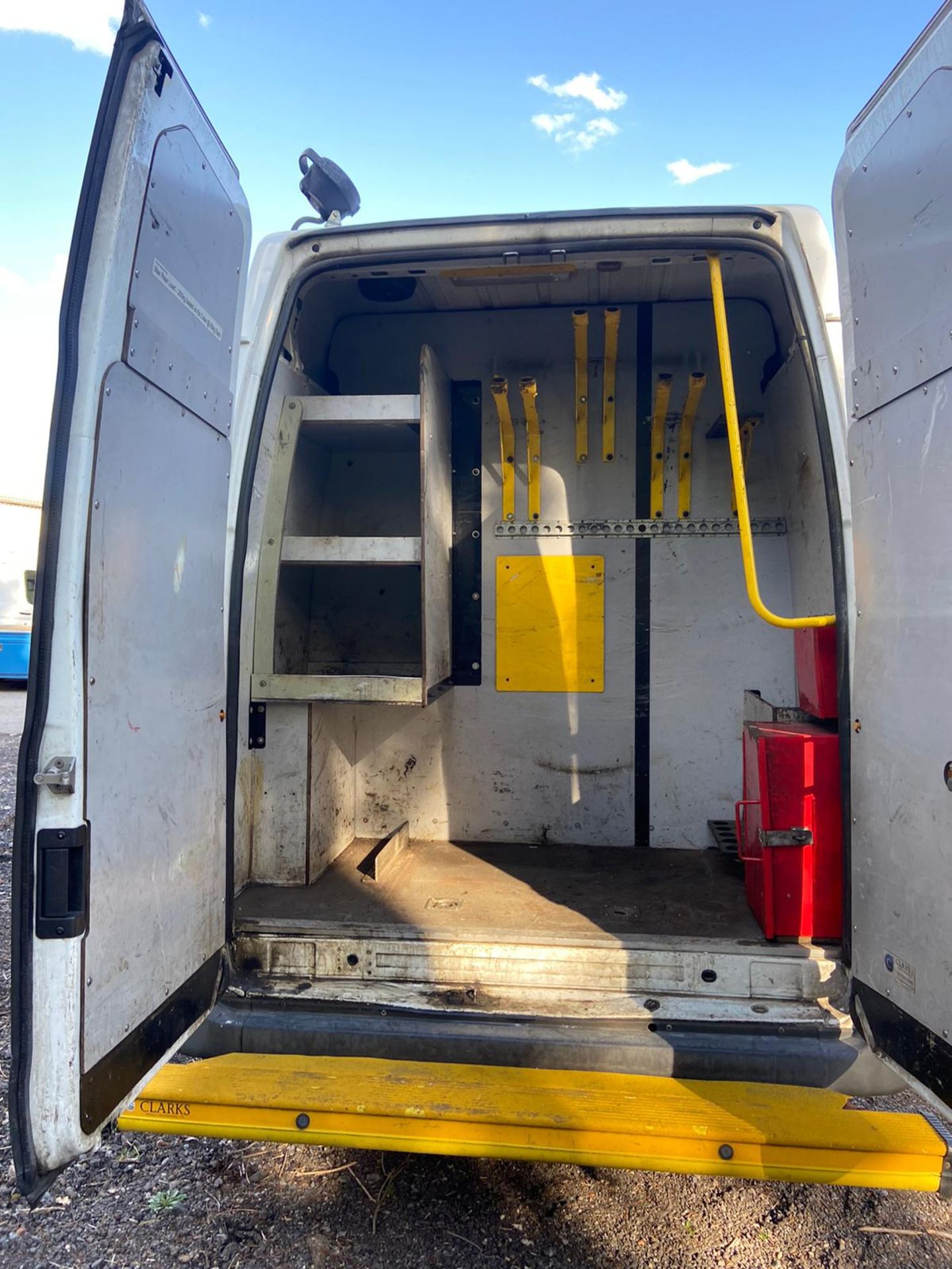 2011/61 REG FORD TRANSIT 100 T350L RWD 2.4 DIESEL WELFARE PANEL VAN, SHOWING 1 FORMER KEEPER - Image 11 of 13