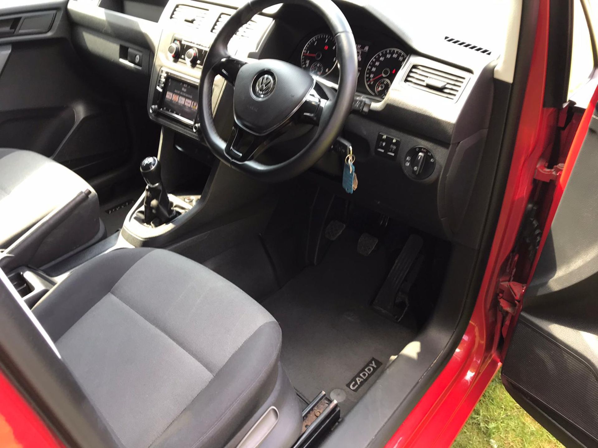 2017/17 REG VOLKSWAGEN CADDY MAXI C20 HIGHLINE TDI 2.0 DIESEL RED PANEL VAN, SHOWING 1 FORMER KEEPER - Bild 25 aus 26