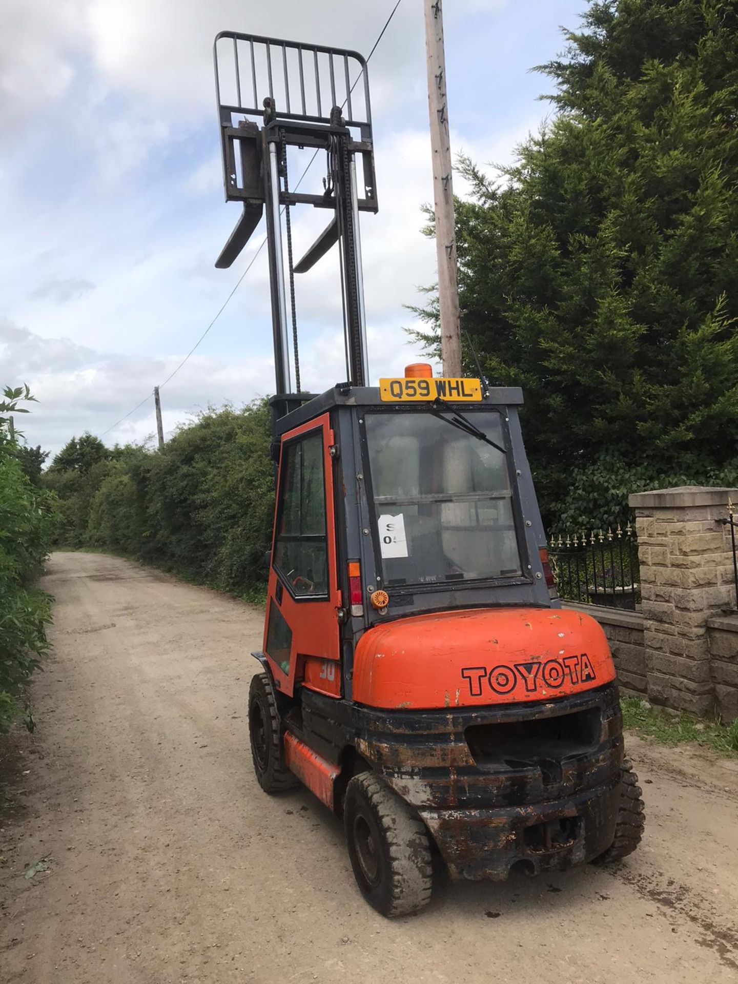 TOYOTA 30 FORKLIFT, RUNS, DRIVES AND LIFTS *PLUS VAT* - Image 4 of 5